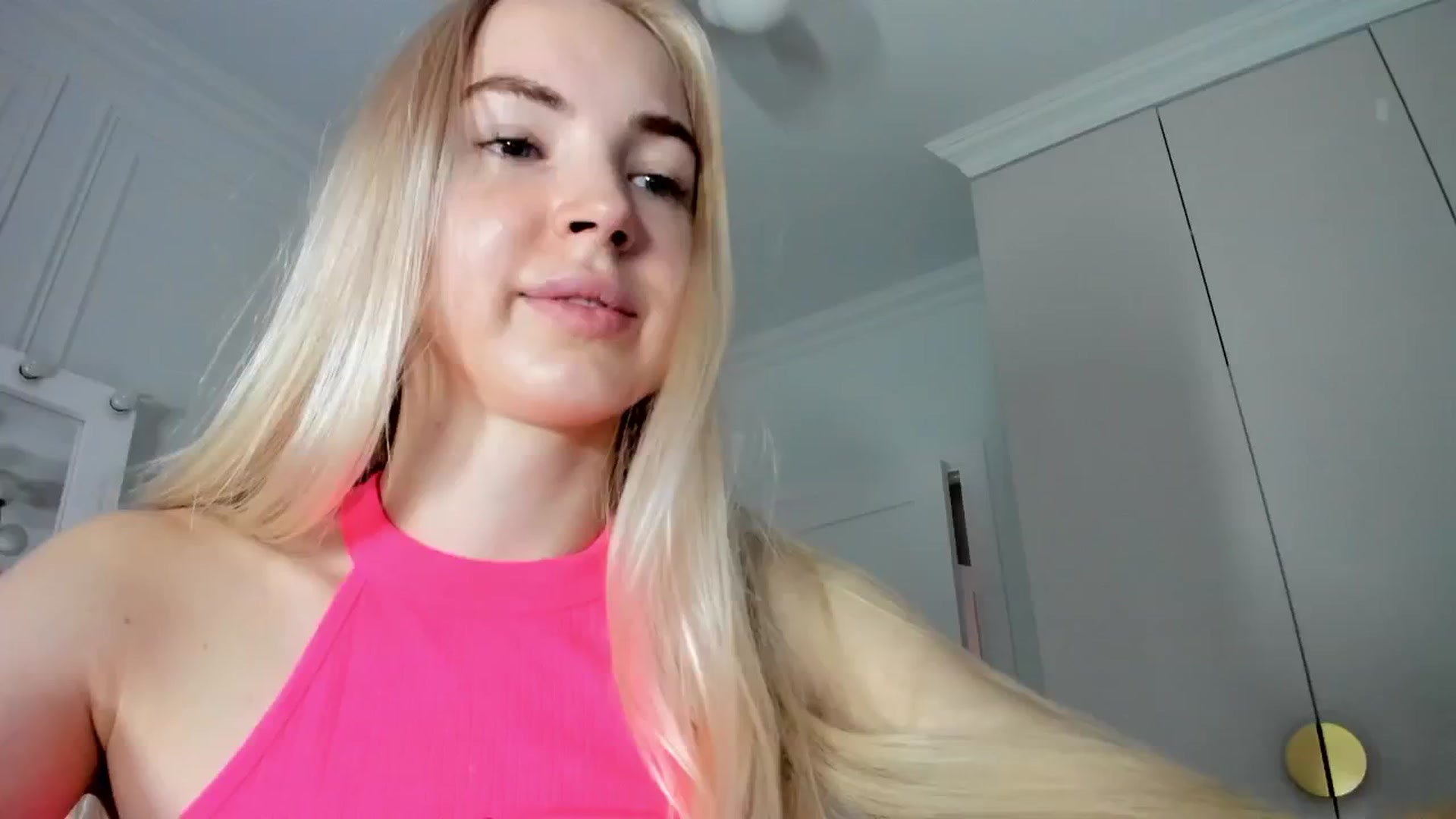Gallery image thumbnail from BarbieX's myfreecams stream on, 04/16/2024, 04:56 image 10 of 20