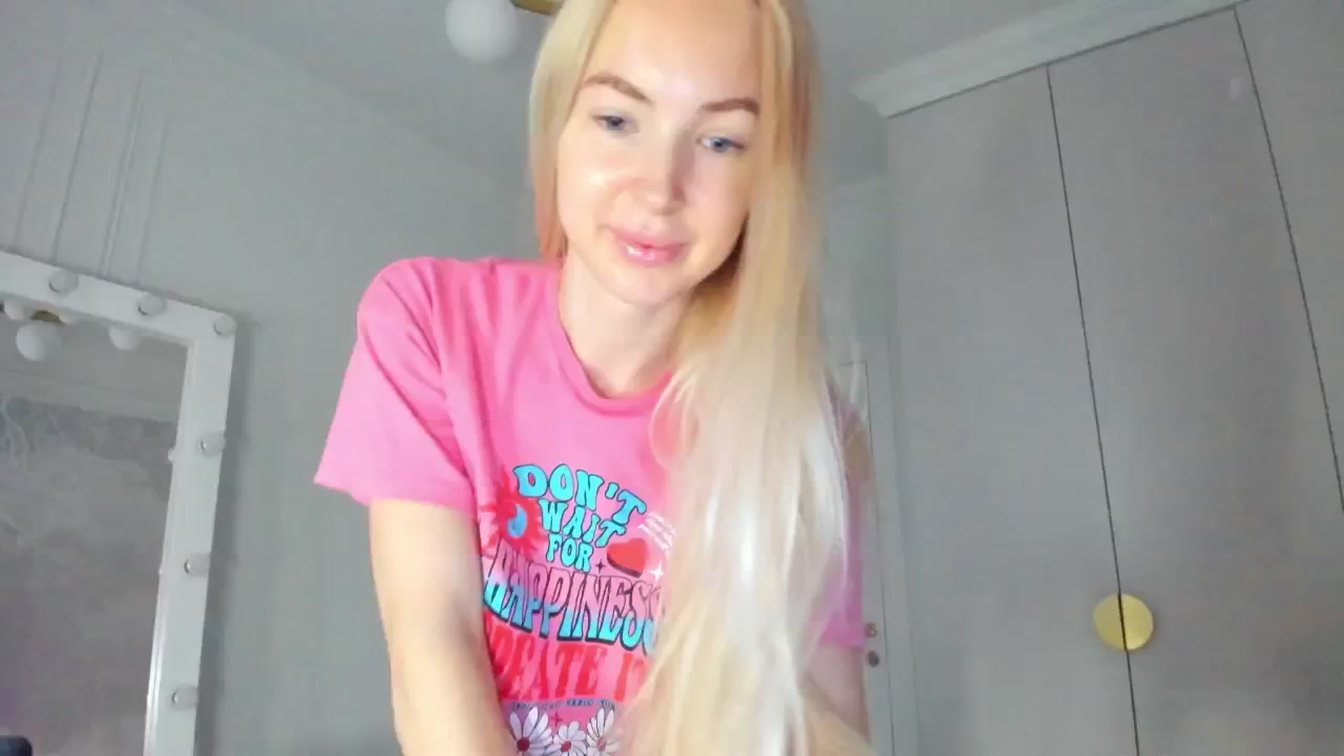 Gallery image thumbnail from BarbieX's myfreecams stream on, 04/25/2024, 03:56 image 4 of 20
