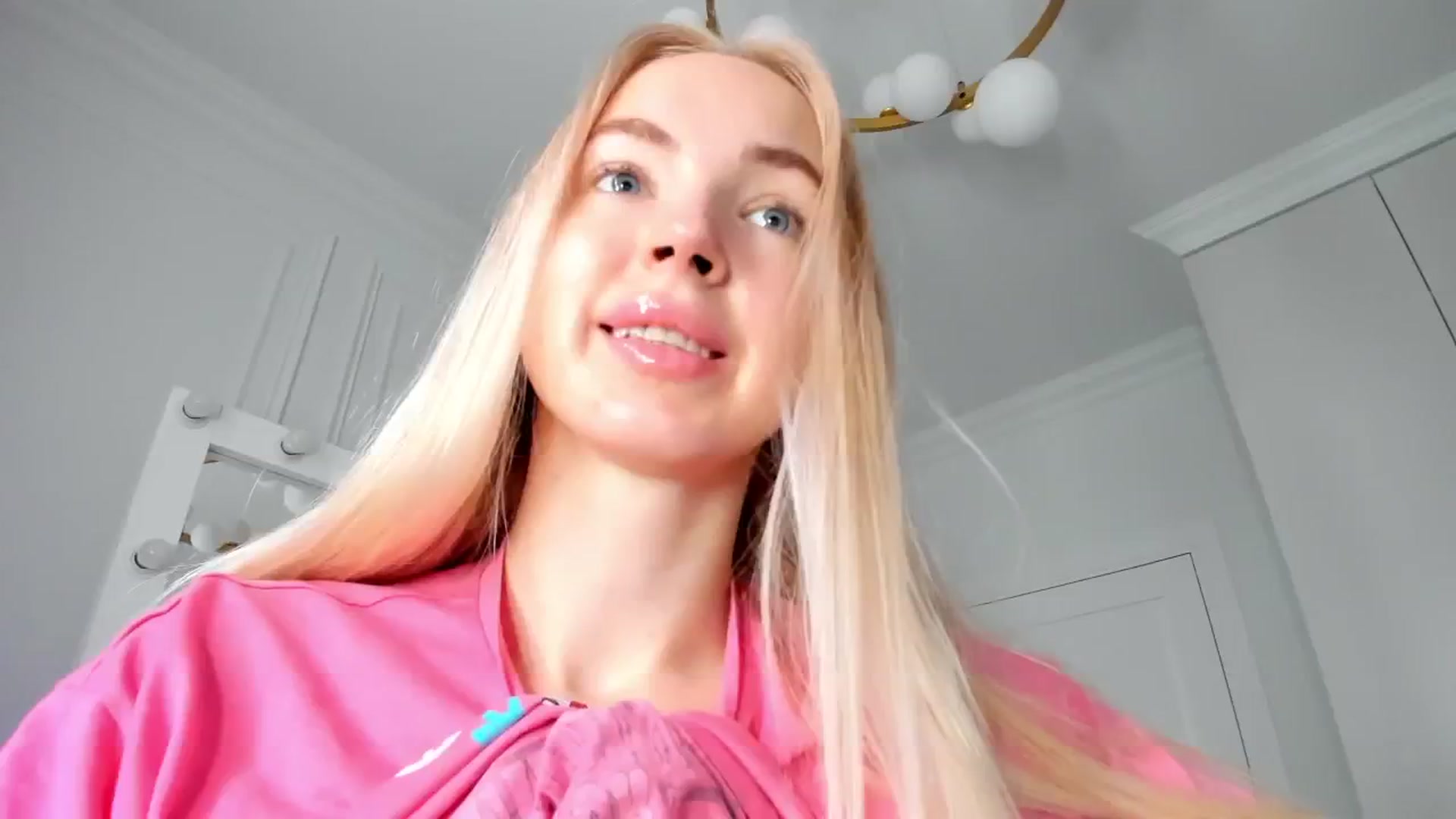 Gallery image thumbnail from BarbieX's myfreecams stream on, 04/25/2024, 07:26 image 17 of 20