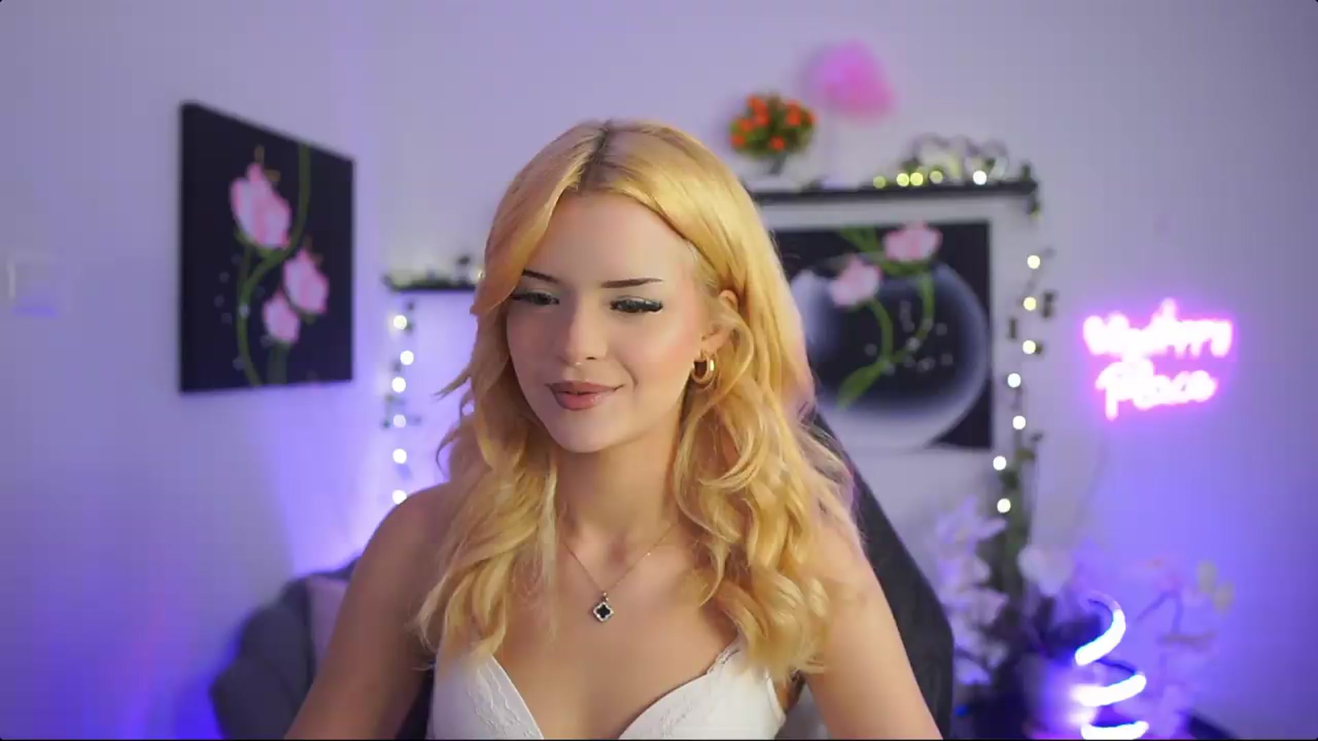 Gallery image thumbnail from Barbie_Bree's myfreecams stream on, 08/21/2026, 13:39 image 12 of 20
