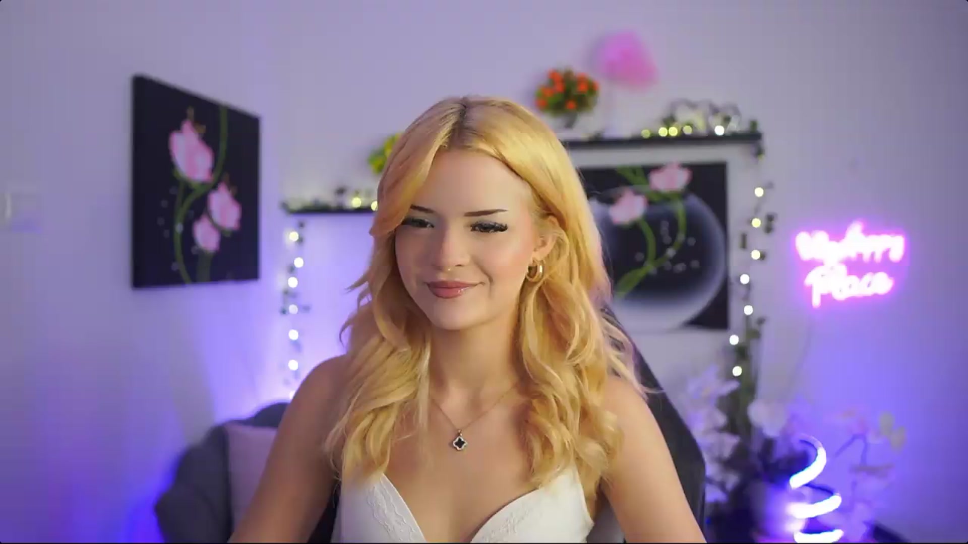 Gallery image thumbnail from Barbie_Bree's myfreecams stream on, 08/21/2026, 13:39 image 10 of 20
