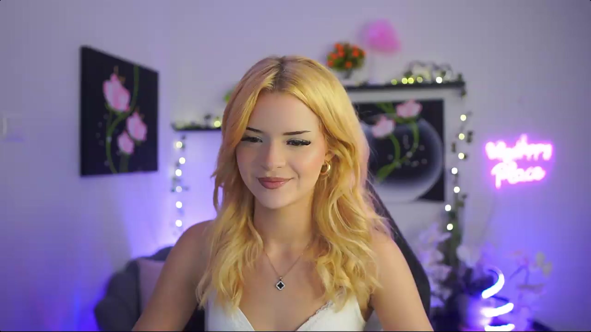 Gallery image thumbnail from Barbie_Bree's myfreecams stream on, 08/21/2026, 14:56 image 9 of 20
