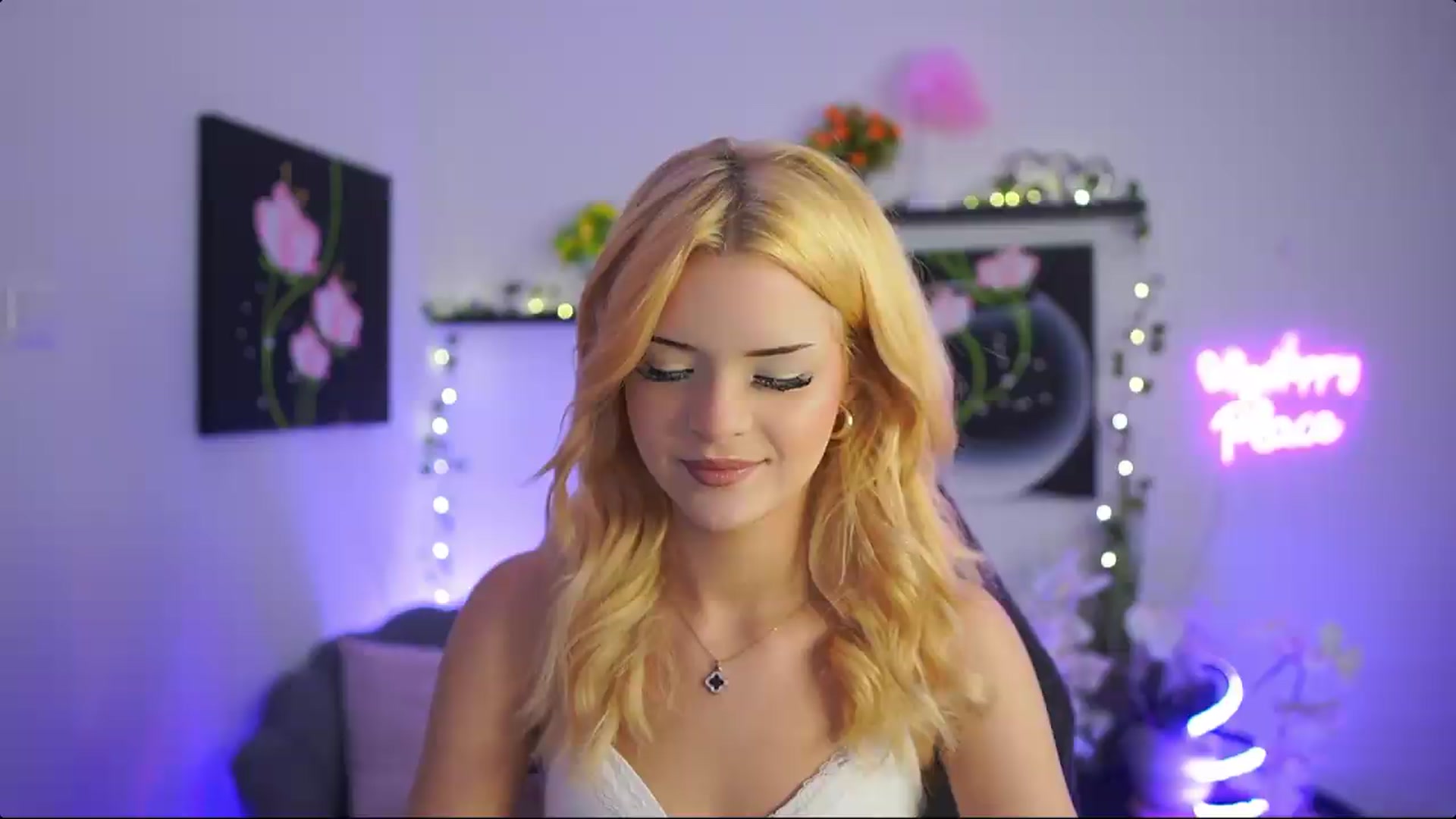 Gallery image thumbnail from Barbie_Bree's myfreecams stream on, 08/21/2026, 14:56 image 4 of 20
