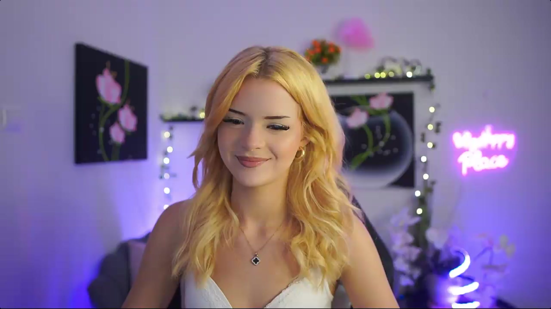 Gallery image thumbnail from Barbie_Bree's myfreecams stream on, 08/21/2026, 14:56 image 8 of 20