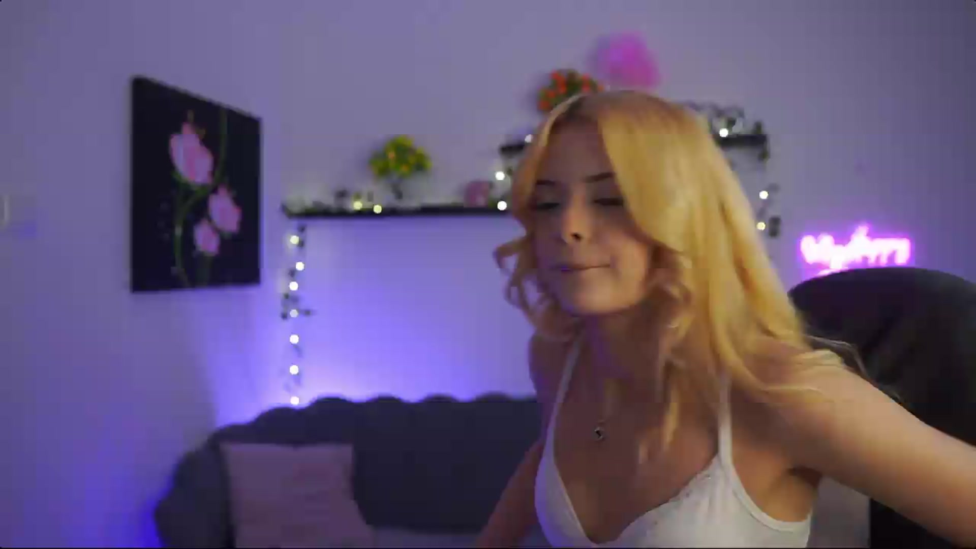 Gallery image thumbnail from Barbie_Bree's myfreecams stream on, 08/21/2026, 16:22 image 10 of 20