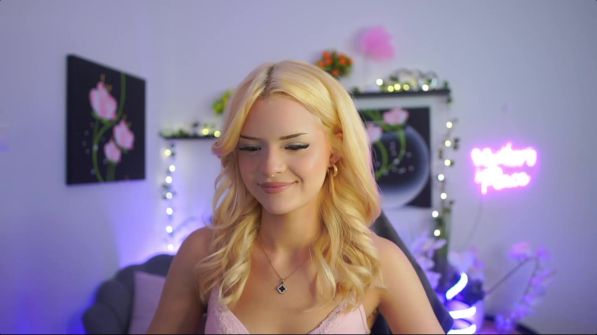 Gallery image thumbnail from Barbie_Bree's myfreecams stream on, 08/22/2026, 16:49 image 6 of 20