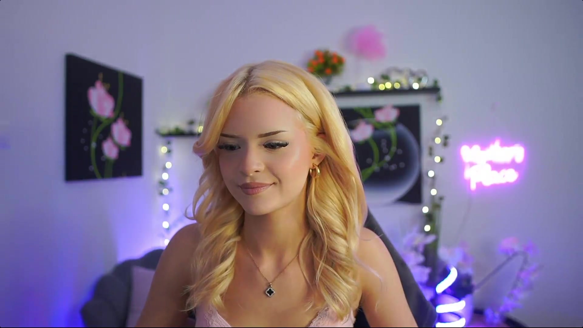 Gallery image thumbnail from Barbie_Bree's myfreecams stream on, 08/22/2026, 16:49 image 15 of 20
