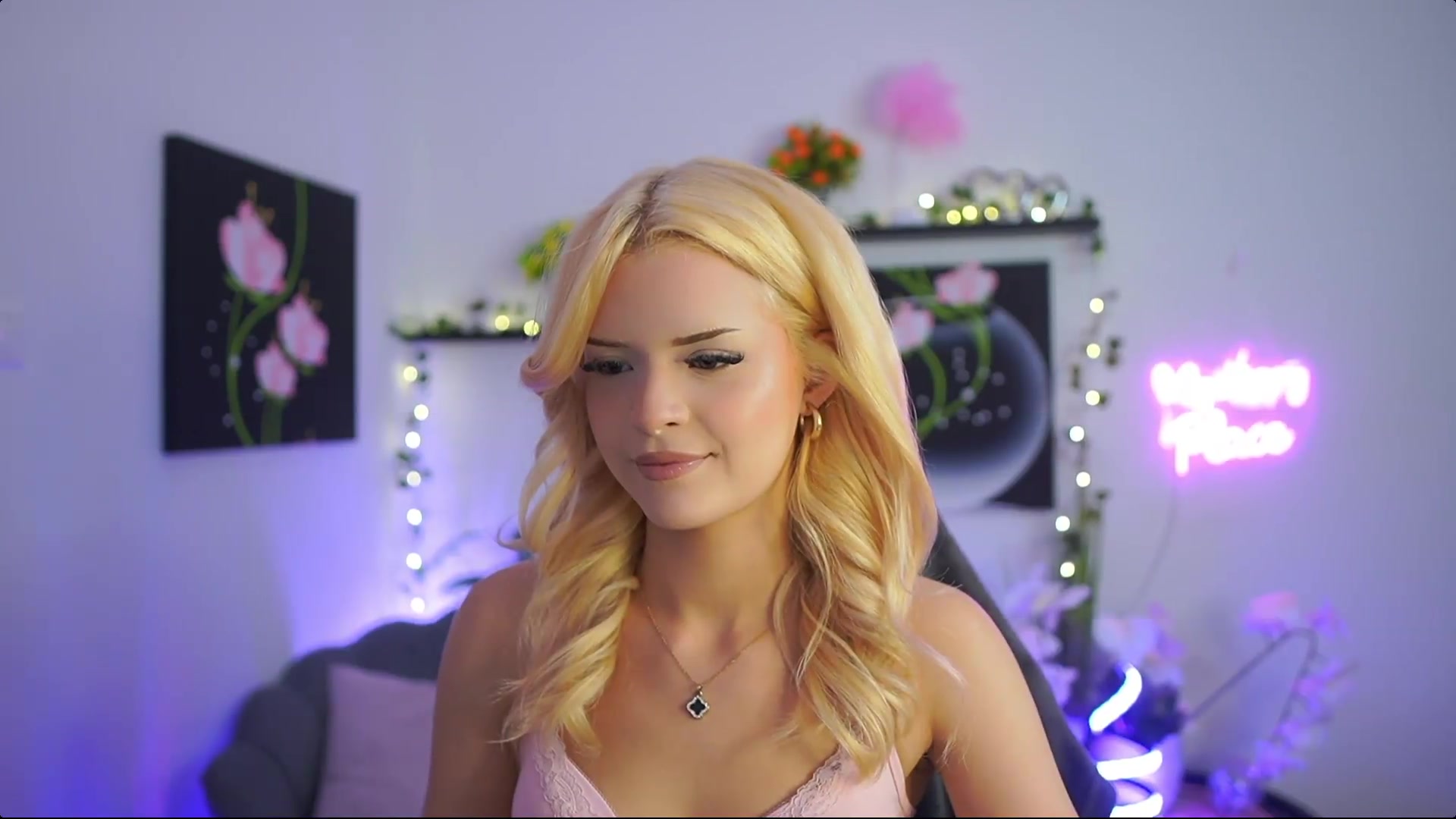 Gallery image thumbnail from Barbie_Bree's myfreecams stream on, 08/22/2026, 16:49 image 17 of 20