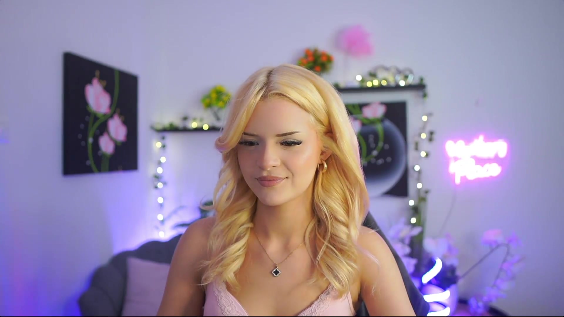 Gallery image thumbnail from Barbie_Bree's myfreecams stream on, 08/22/2026, 16:49 image 18 of 20