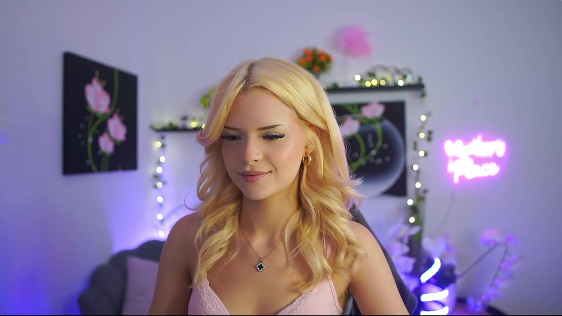 Gallery image thumbnail from Barbie_Bree's myfreecams stream on, 08/22/2026, 16:49 image 14 of 20