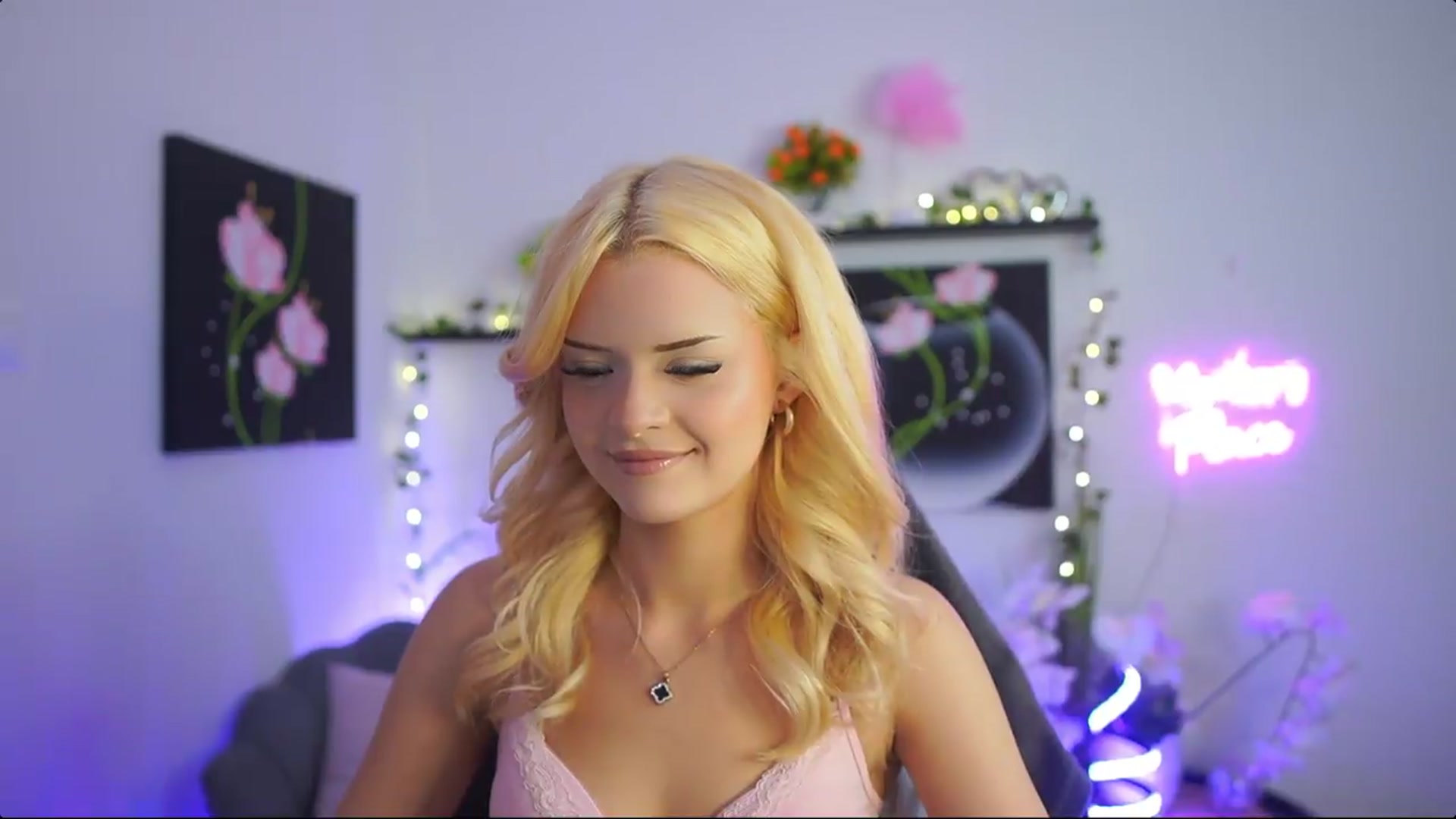 Gallery image thumbnail from Barbie_Bree's myfreecams stream on, 08/22/2026, 16:49 image 2 of 20