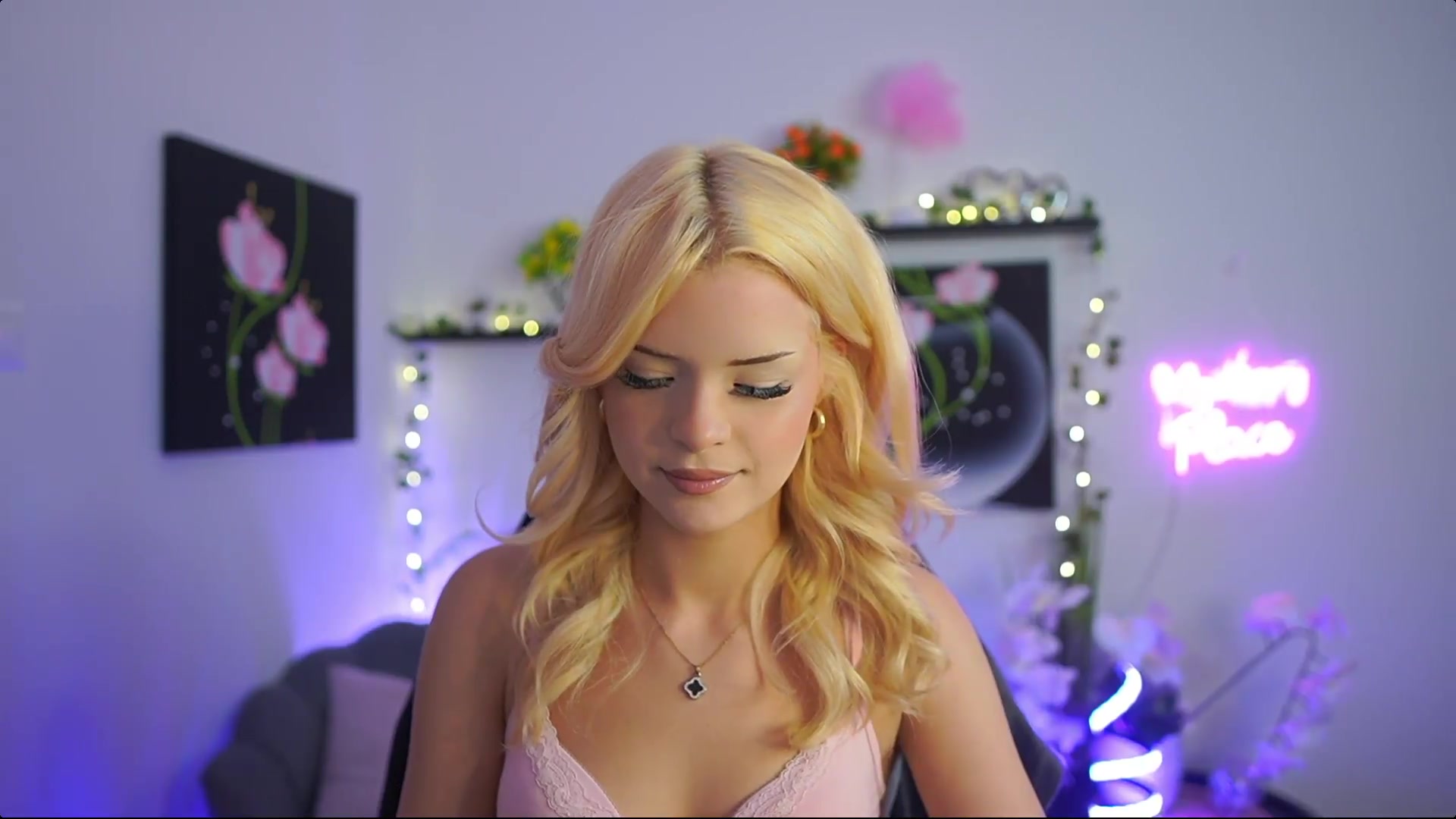 Gallery image thumbnail from Barbie_Bree's myfreecams stream on, 08/22/2026, 16:49 image 13 of 20