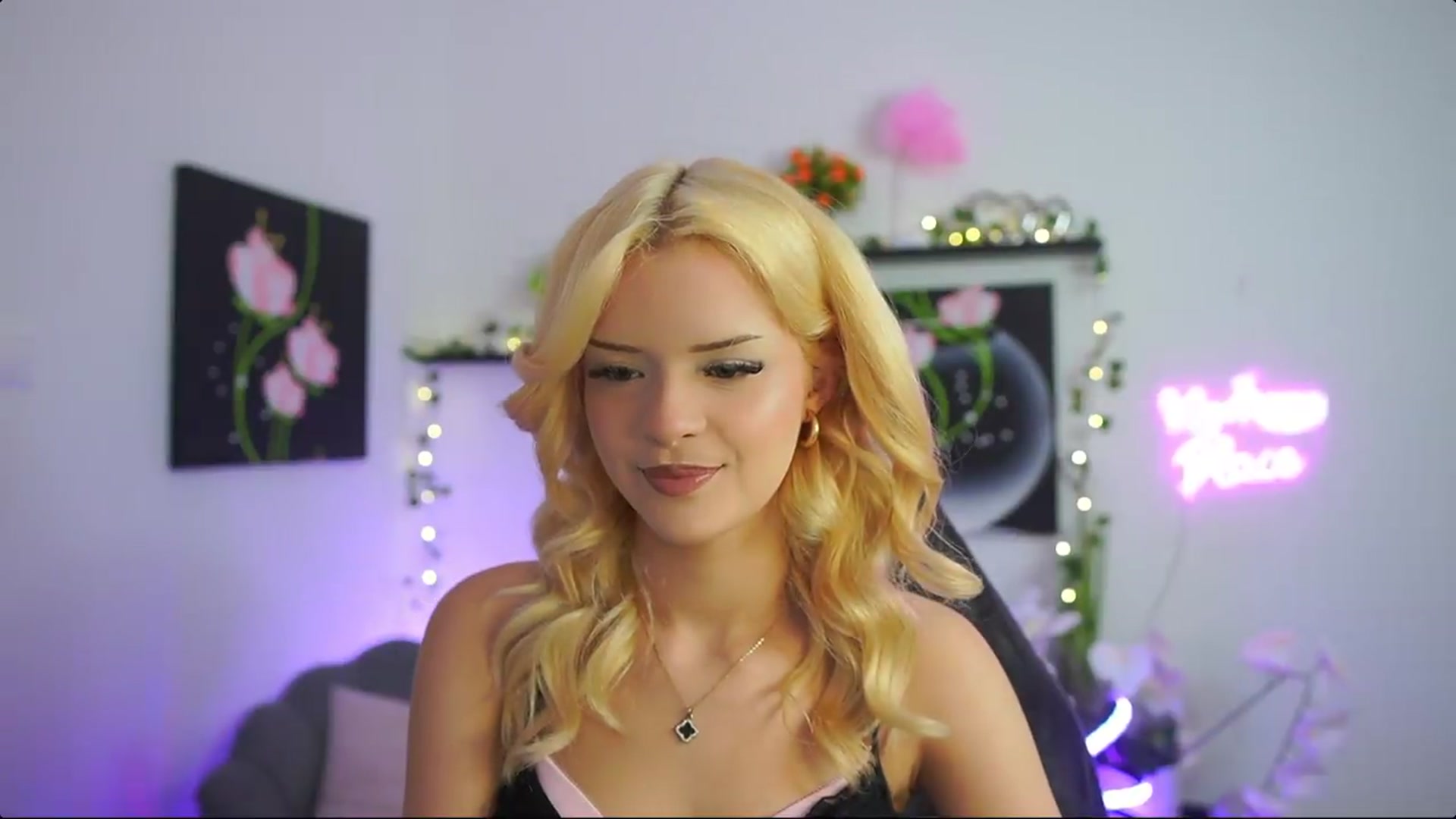 Gallery image thumbnail from Barbie_Bree's myfreecams stream on, 08/23/2026, 15:01 image 19 of 20