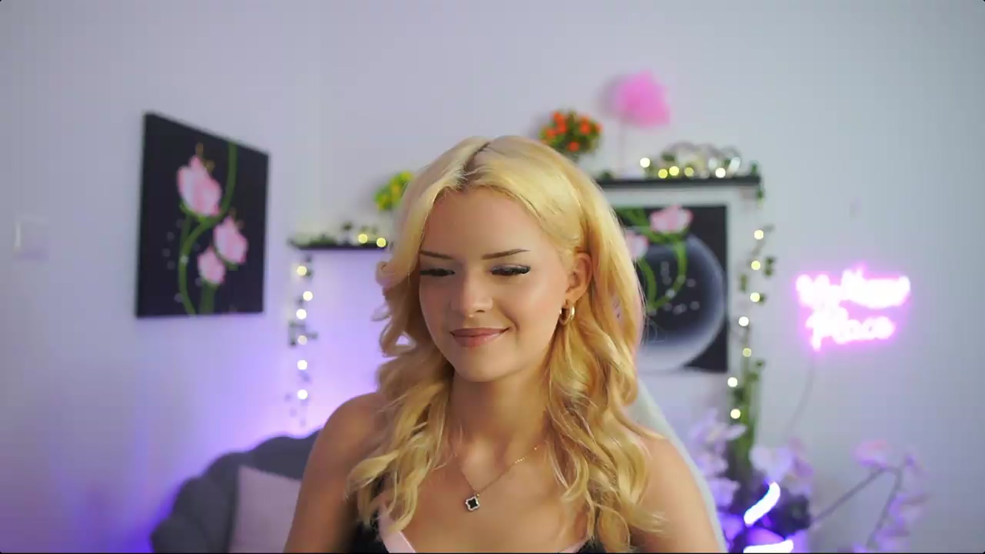 Gallery image thumbnail from Barbie_Bree's myfreecams stream on, 08/23/2026, 17:03 image 14 of 20
