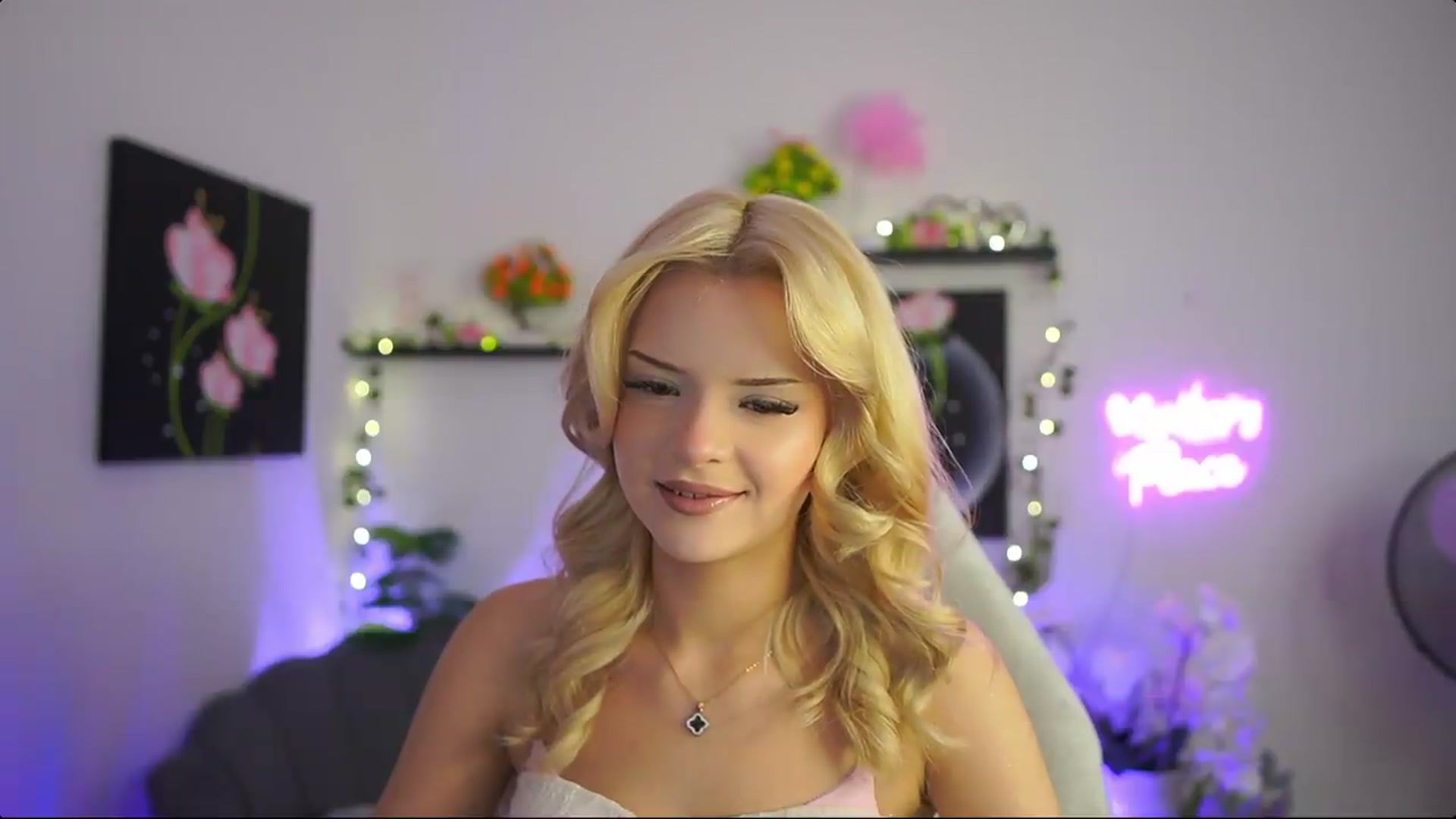 Gallery image thumbnail from Barbie_Bree's myfreecams stream on, 08/25/2026, 15:26 image 4 of 20