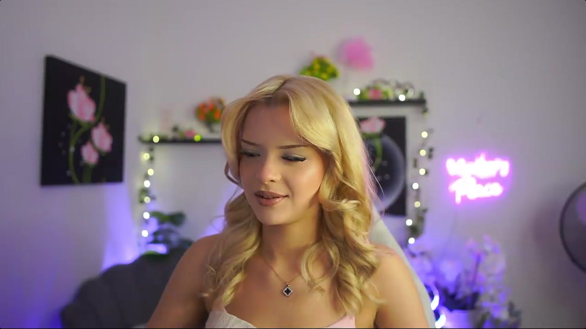 Gallery image thumbnail from Barbie_Bree's myfreecams stream on, 08/25/2026, 15:26 image 6 of 20