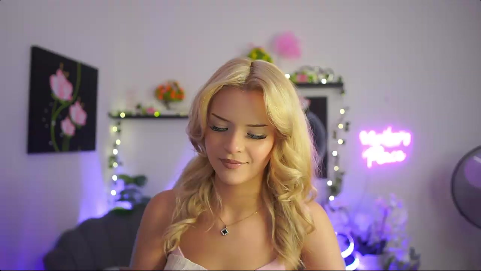Gallery image thumbnail from Barbie_Bree's myfreecams stream on, 08/25/2026, 16:57 image 6 of 20