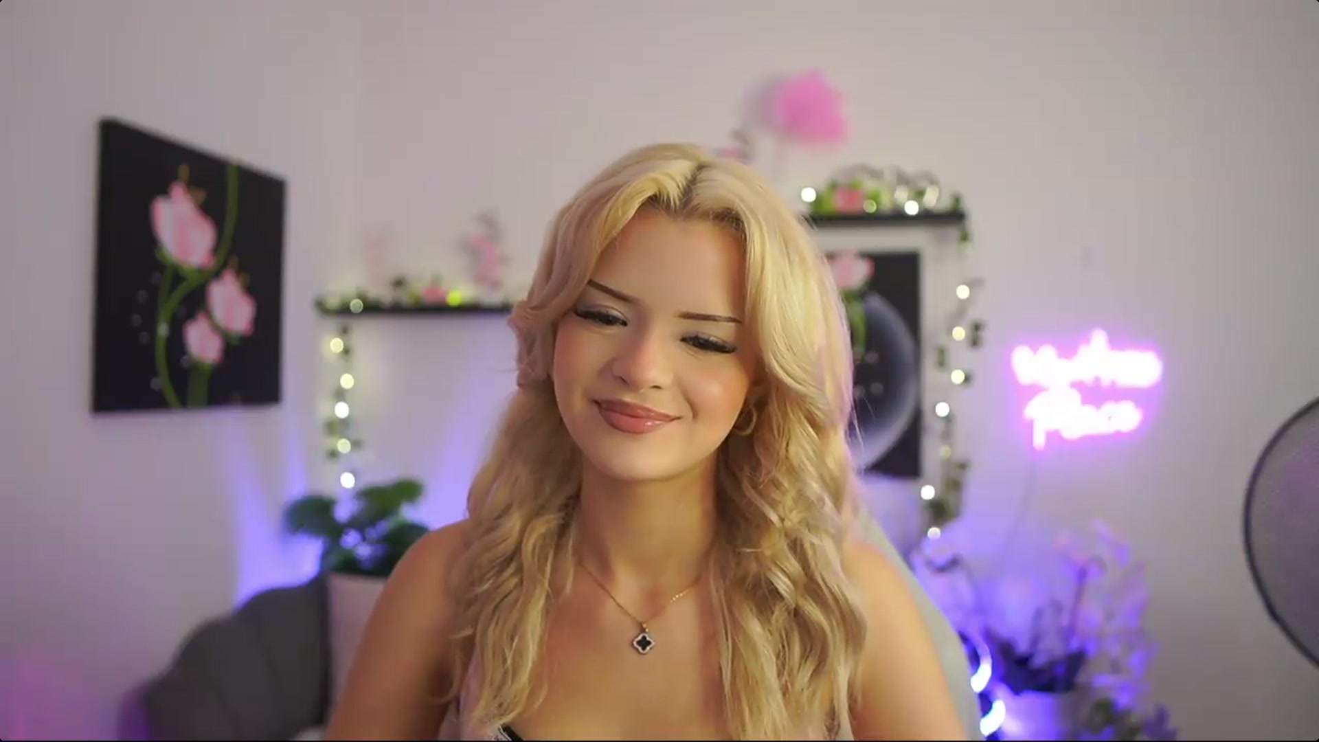 Gallery image thumbnail from Barbie_Bree's myfreecams stream on, 08/29/2026, 14:19 image 5 of 20