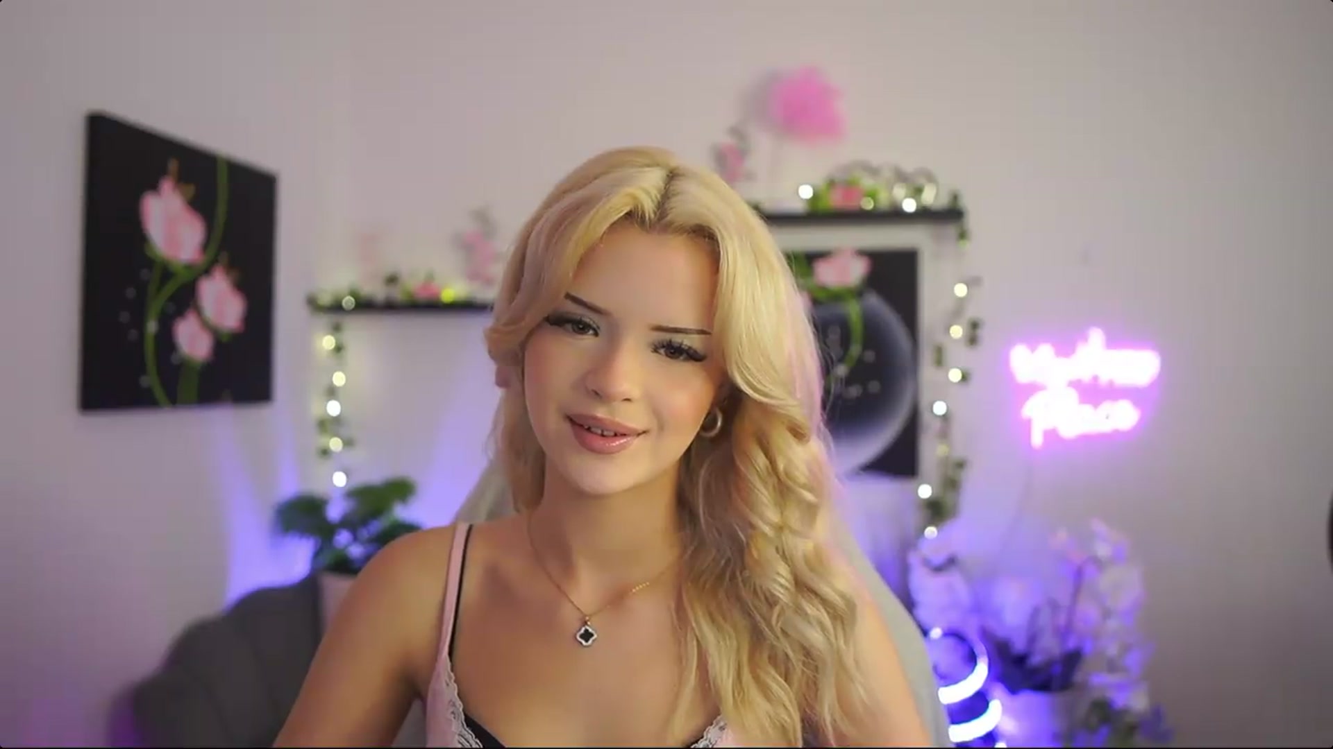 Gallery image thumbnail from Barbie_Bree's myfreecams stream on, 08/29/2026, 15:41 image 18 of 20