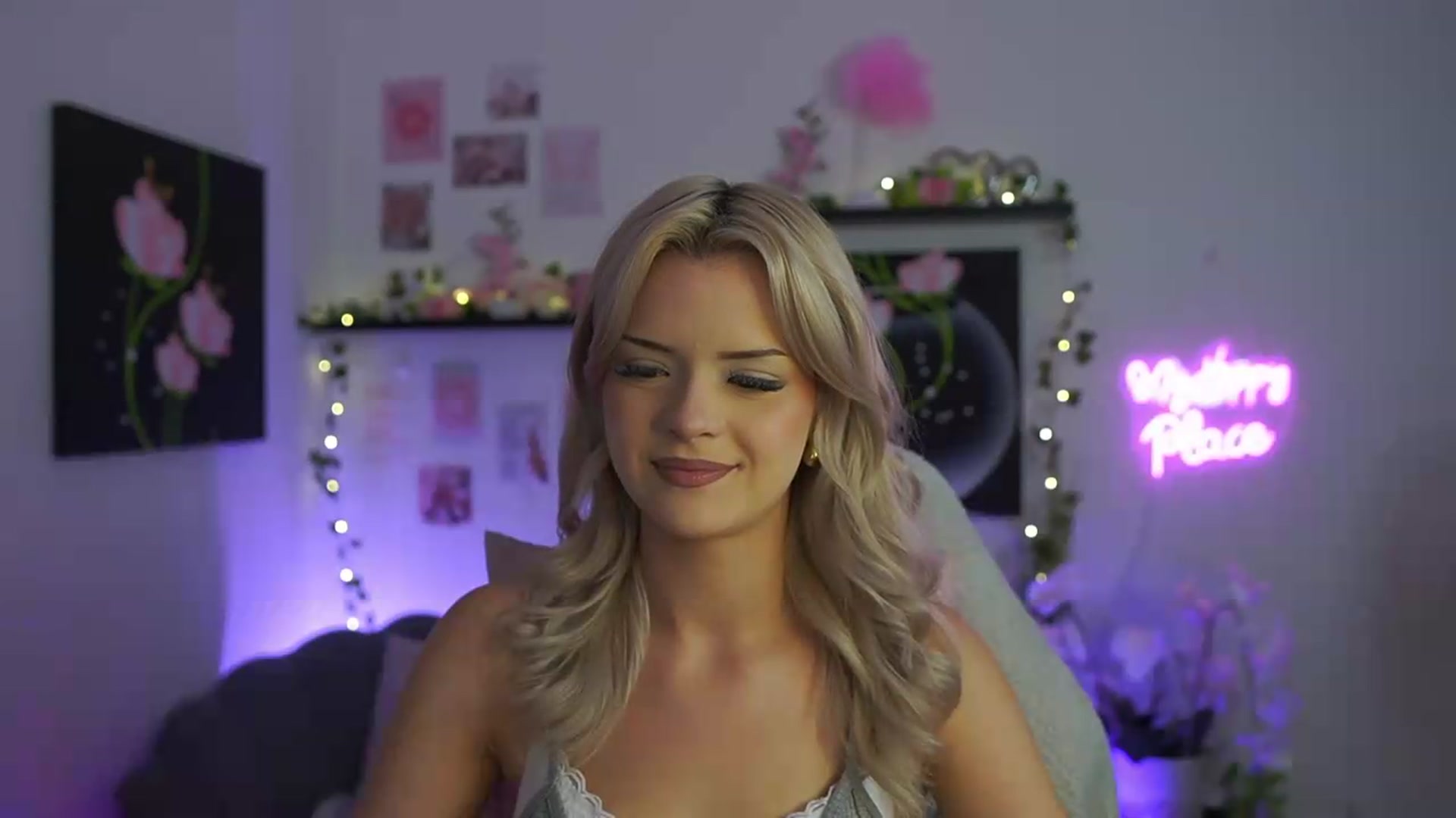 Gallery image thumbnail from Barbie_Bree's myfreecams stream on, 09/15/2026, 15:06 image 12 of 20