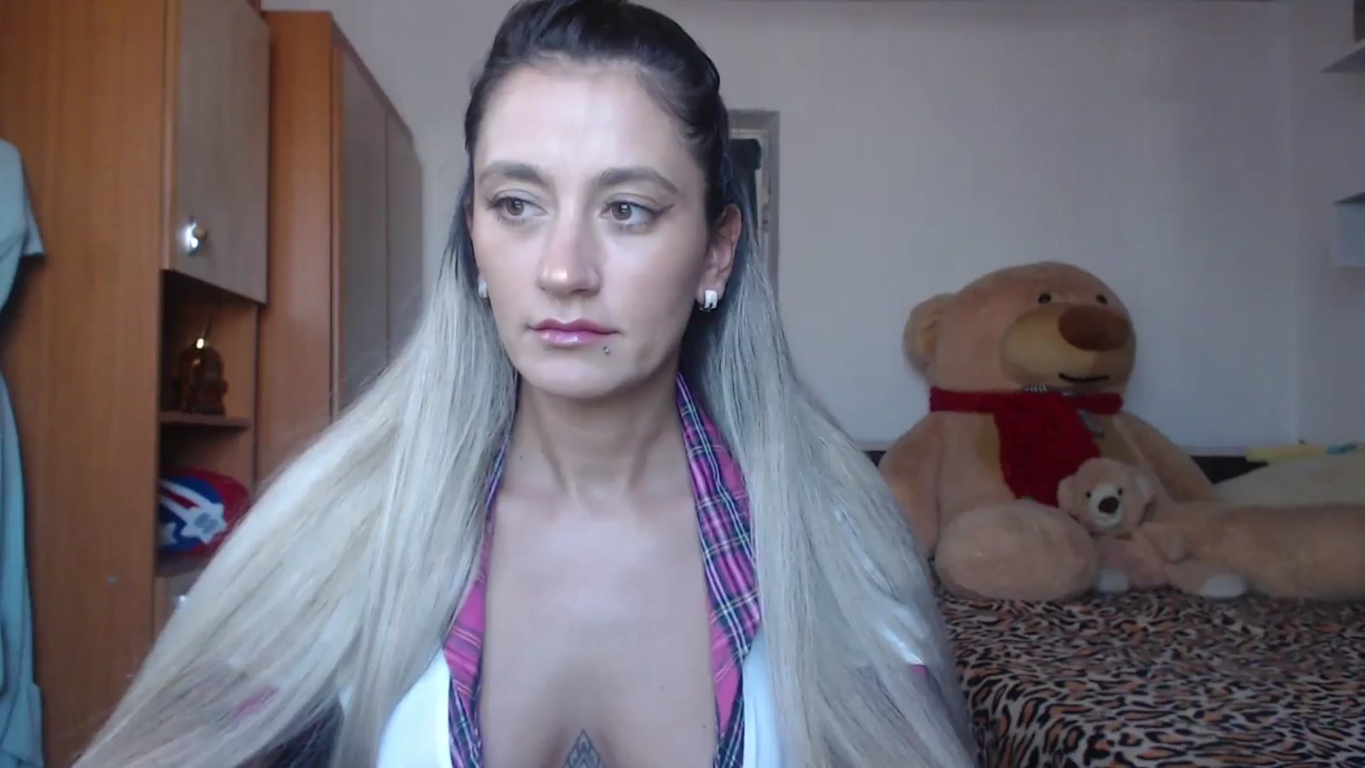 Gallery image thumbnail from Barbie_Girl_'s myfreecams stream on, 11/17/2024, 12:23 image 14 of 20