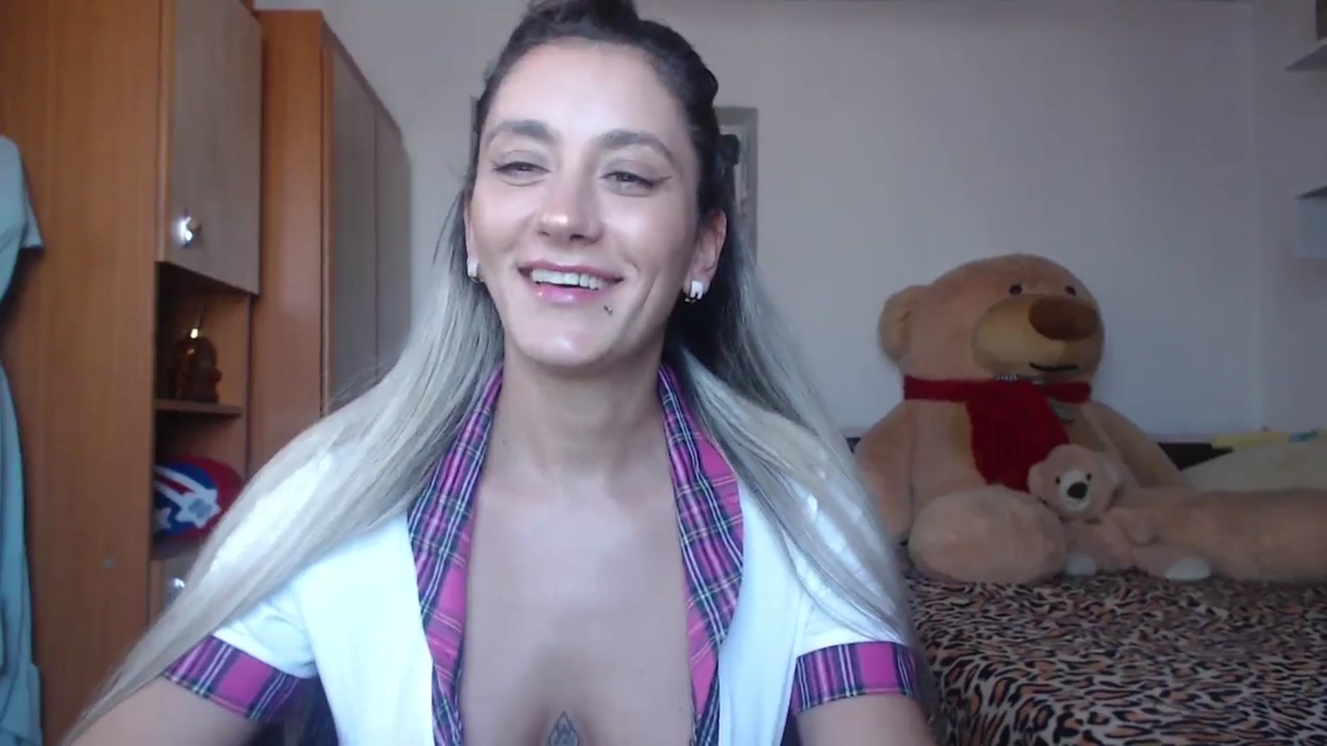 Gallery image thumbnail from Barbie_Girl_'s myfreecams stream on, 11/17/2024, 12:23 image 12 of 20