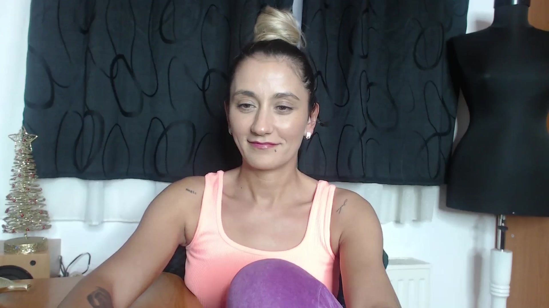 Gallery image thumbnail from Barbie_Girl_'s myfreecams stream on, 12/27/2024, 14:20 image 7 of 20