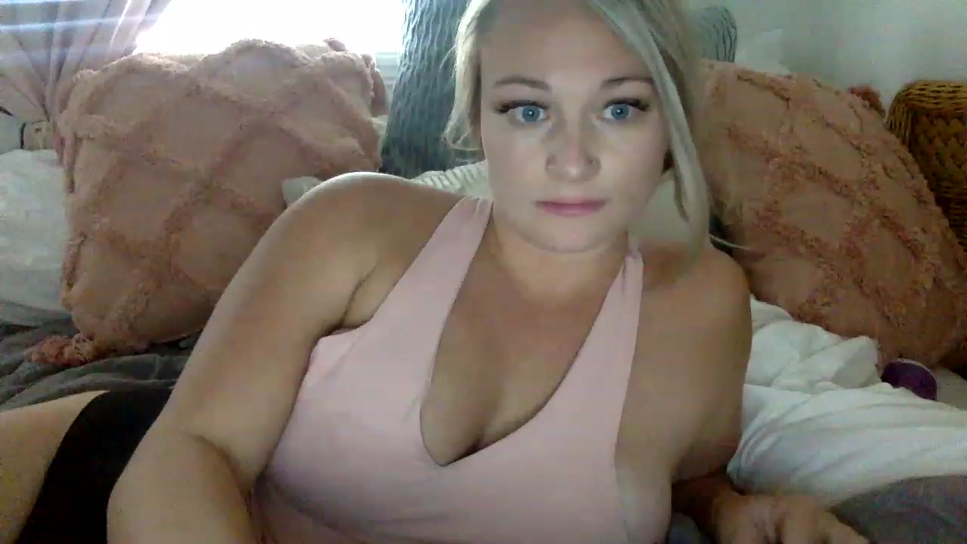 Gallery image thumbnail from Barbiedoll_22's myfreecams stream on, 05/13/2023, 19:44 image 16 of 20