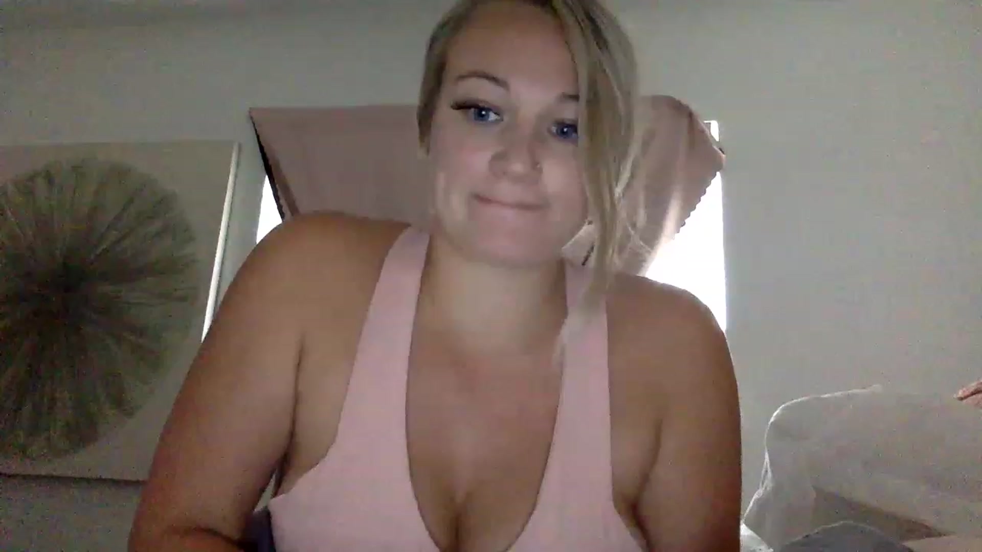 Gallery image thumbnail from Barbiedoll_22's myfreecams stream on, 05/13/2023, 19:44 image 4 of 20