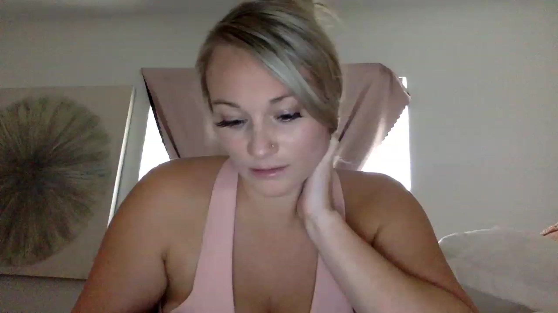 Gallery image thumbnail from Barbiedoll_22's myfreecams stream on, 05/13/2023, 19:44 image 6 of 20