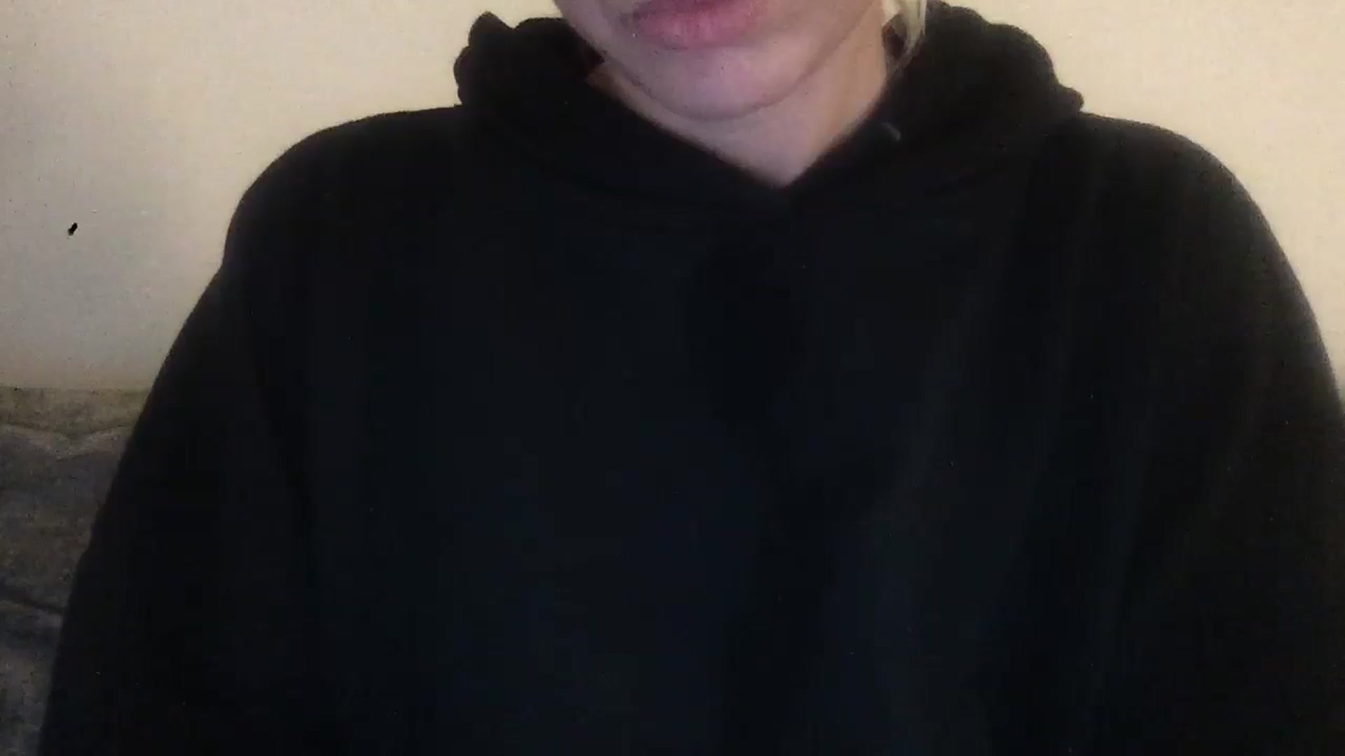 Gallery image thumbnail from Barbxie's myfreecams stream on, 03/10/2026, 24:01 image 3 of 20