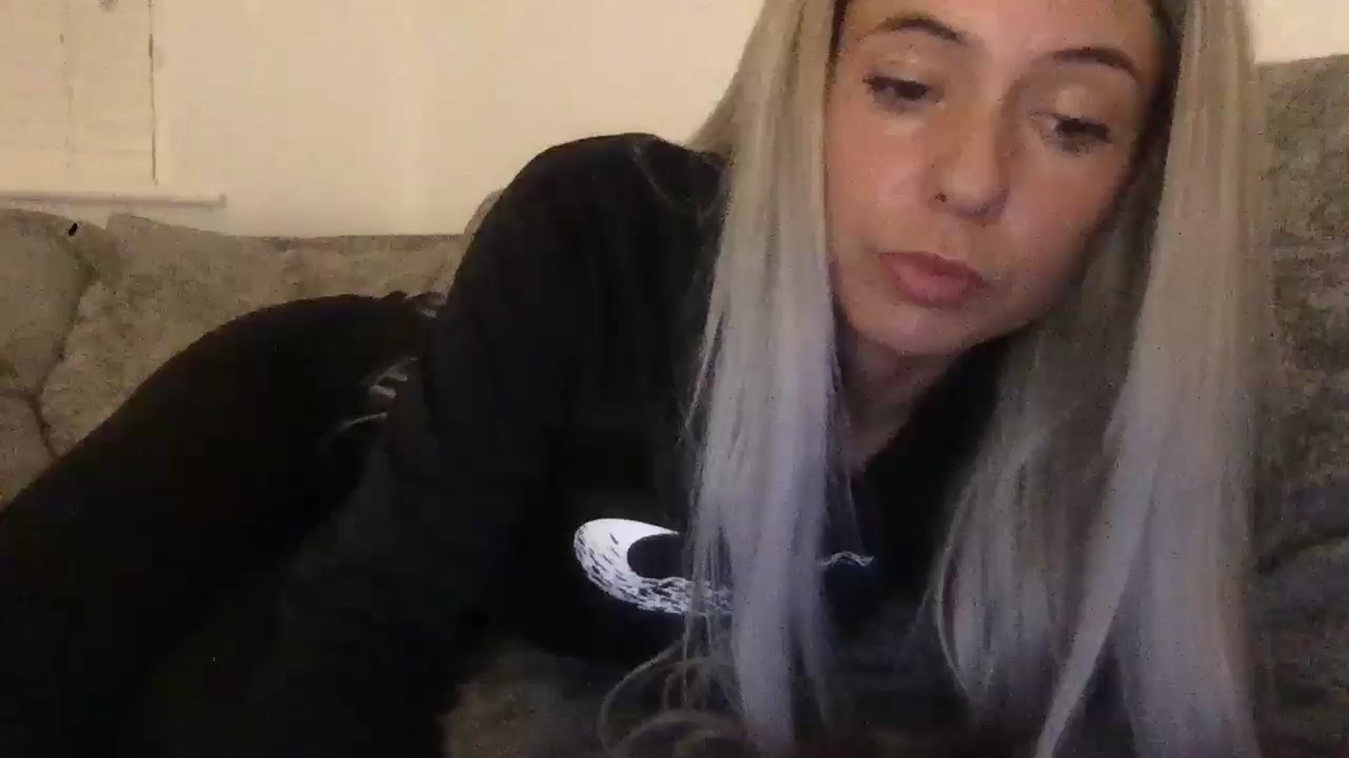 Gallery image thumbnail from Barbxie's myfreecams stream on, 04/16/2026, 22:43 image 1 of 20