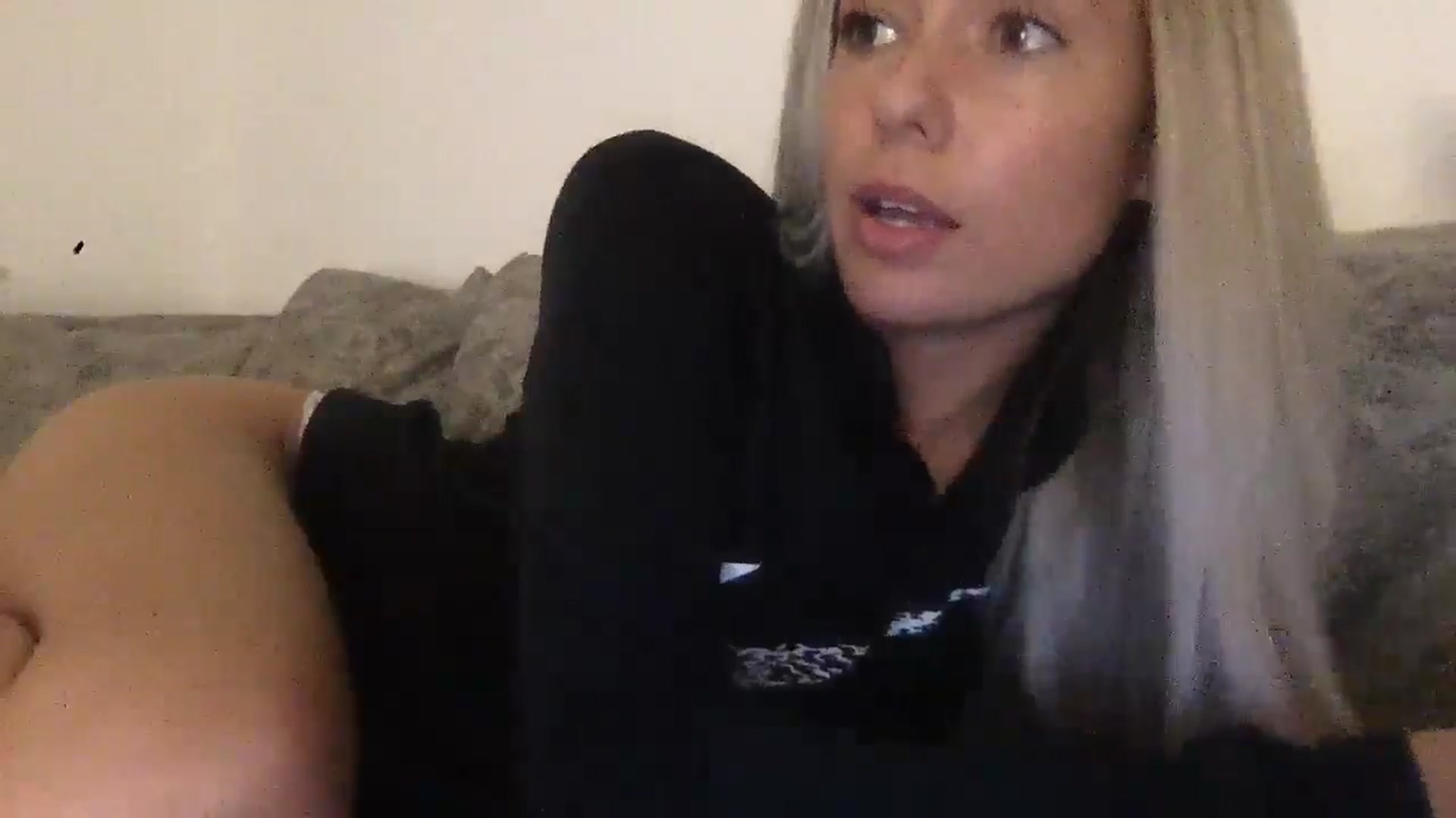 Gallery image thumbnail from Barbxie's myfreecams stream on, 04/16/2026, 22:43 image 16 of 20
