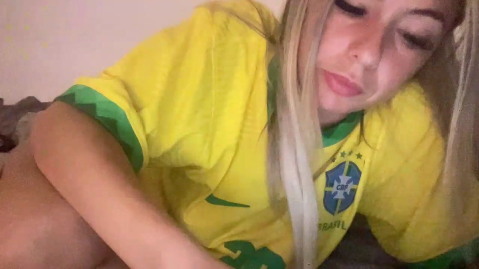 Gallery image thumbnail from Barbxie's myfreecams stream on, 06/18/2026, 22:28 image 19 of 20
