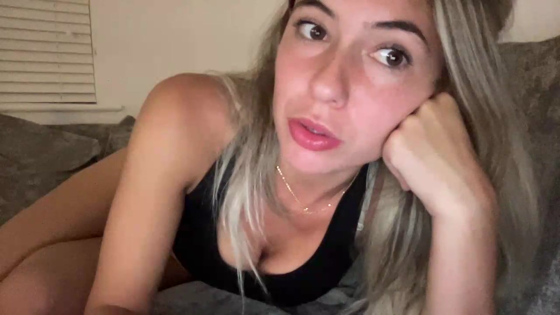 Gallery image thumbnail from Barbxie's myfreecams stream on, 07/16/2026, 23:13 image 8 of 20