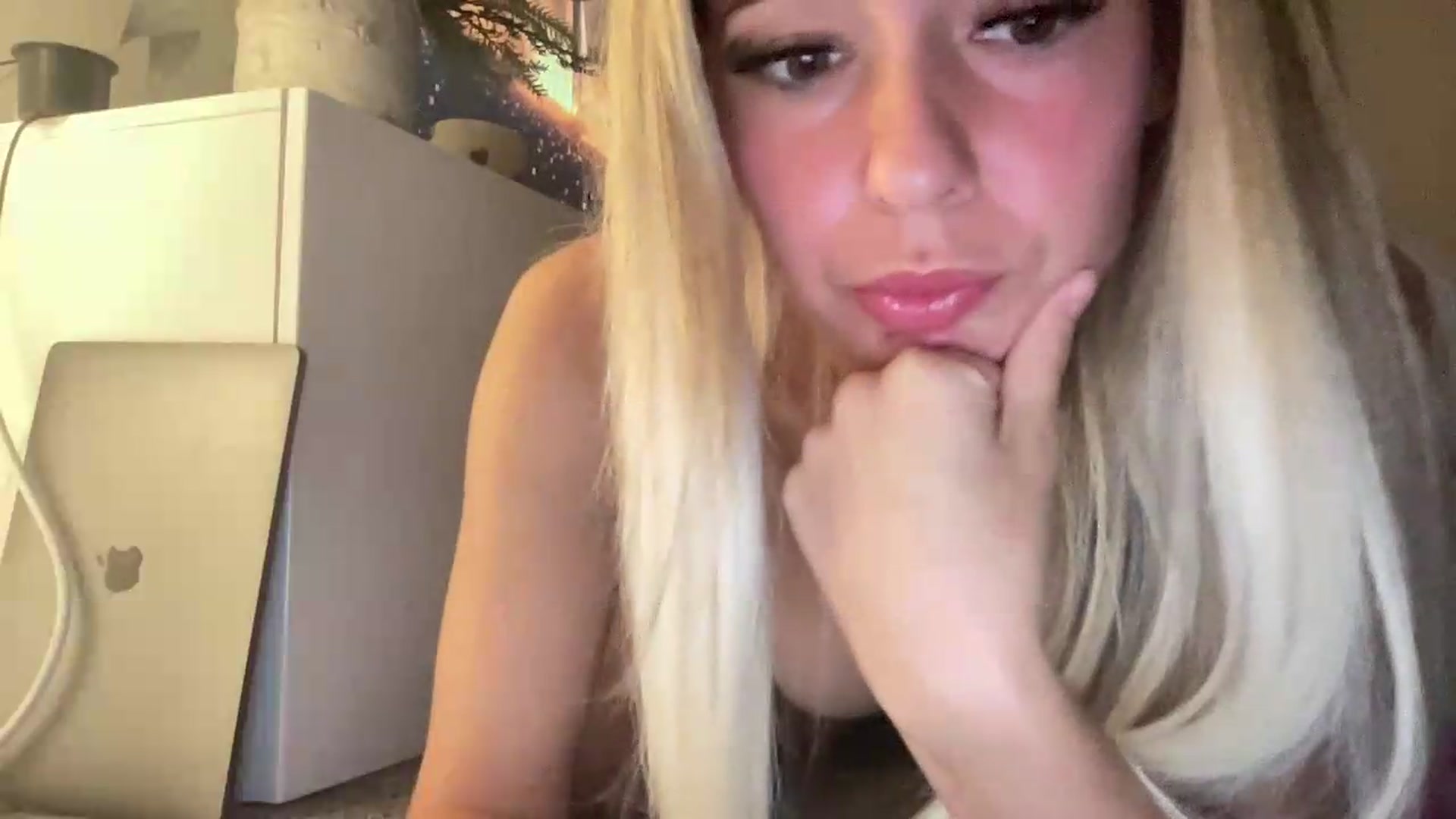 Gallery image thumbnail from Barbxie's myfreecams stream on, 08/23/2026, 23:27 image 18 of 20