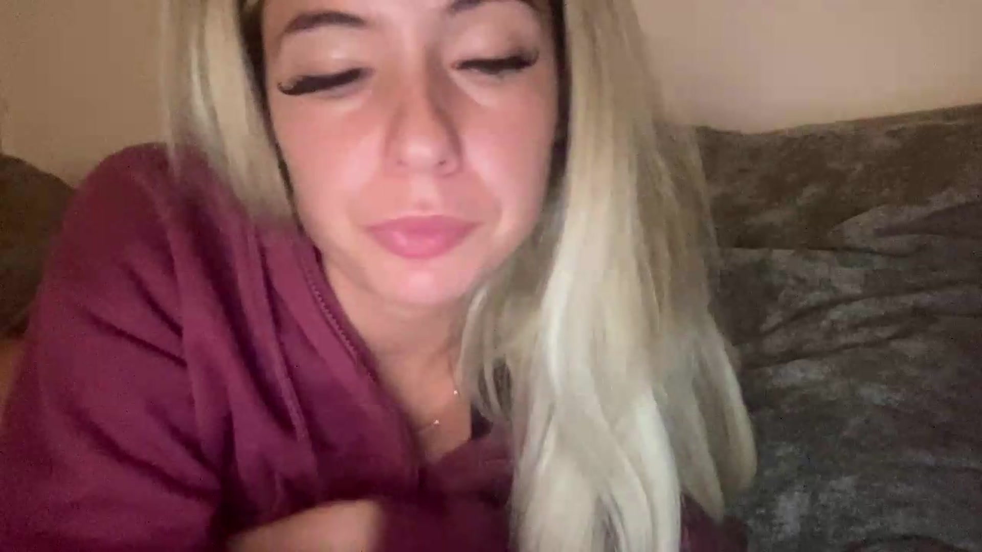 Gallery image thumbnail from Barbxie's myfreecams stream on, 08/27/2026, 23:04 image 9 of 20