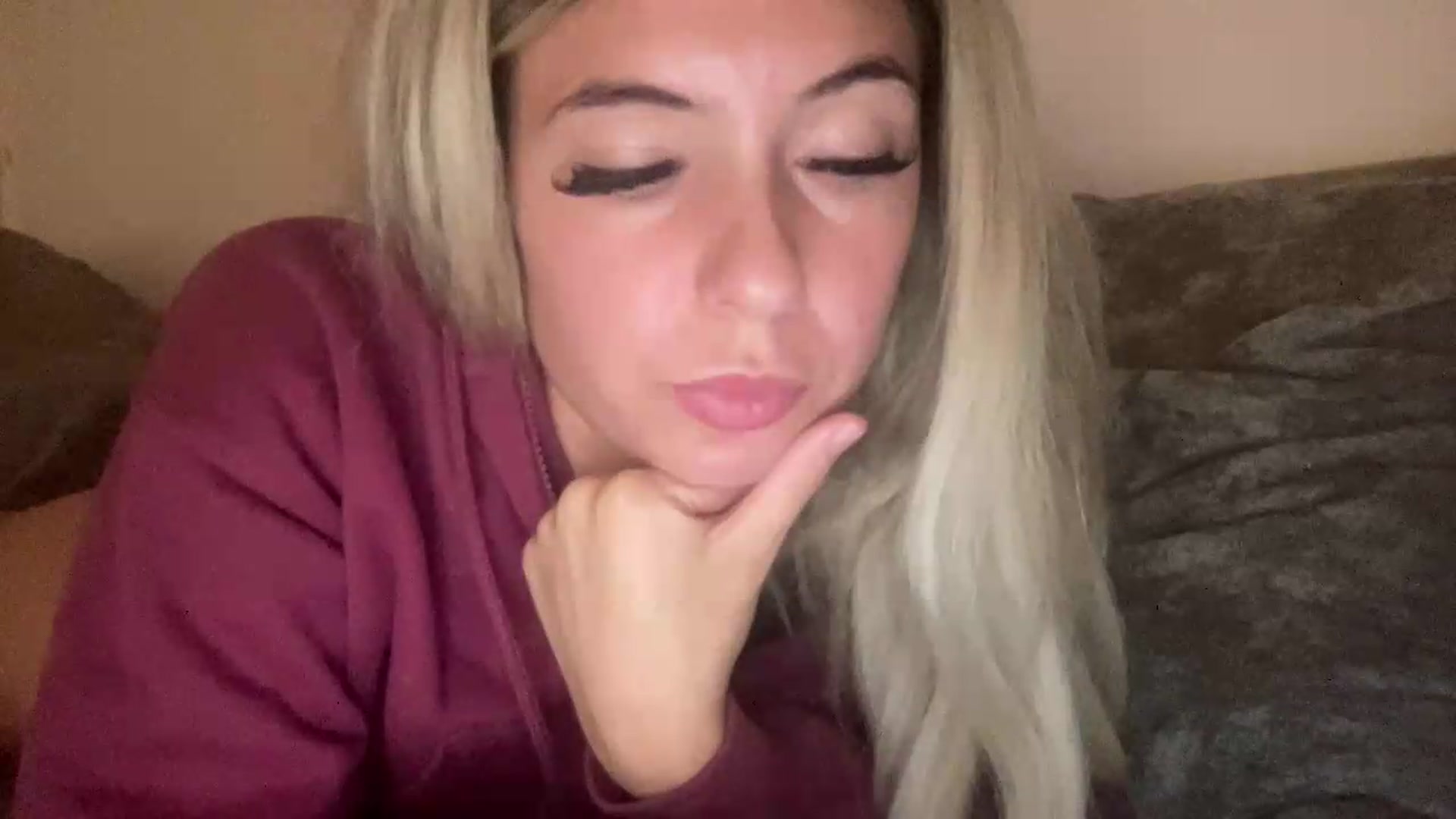 Gallery image thumbnail from Barbxie's myfreecams stream on, 08/27/2026, 23:04 image 10 of 20