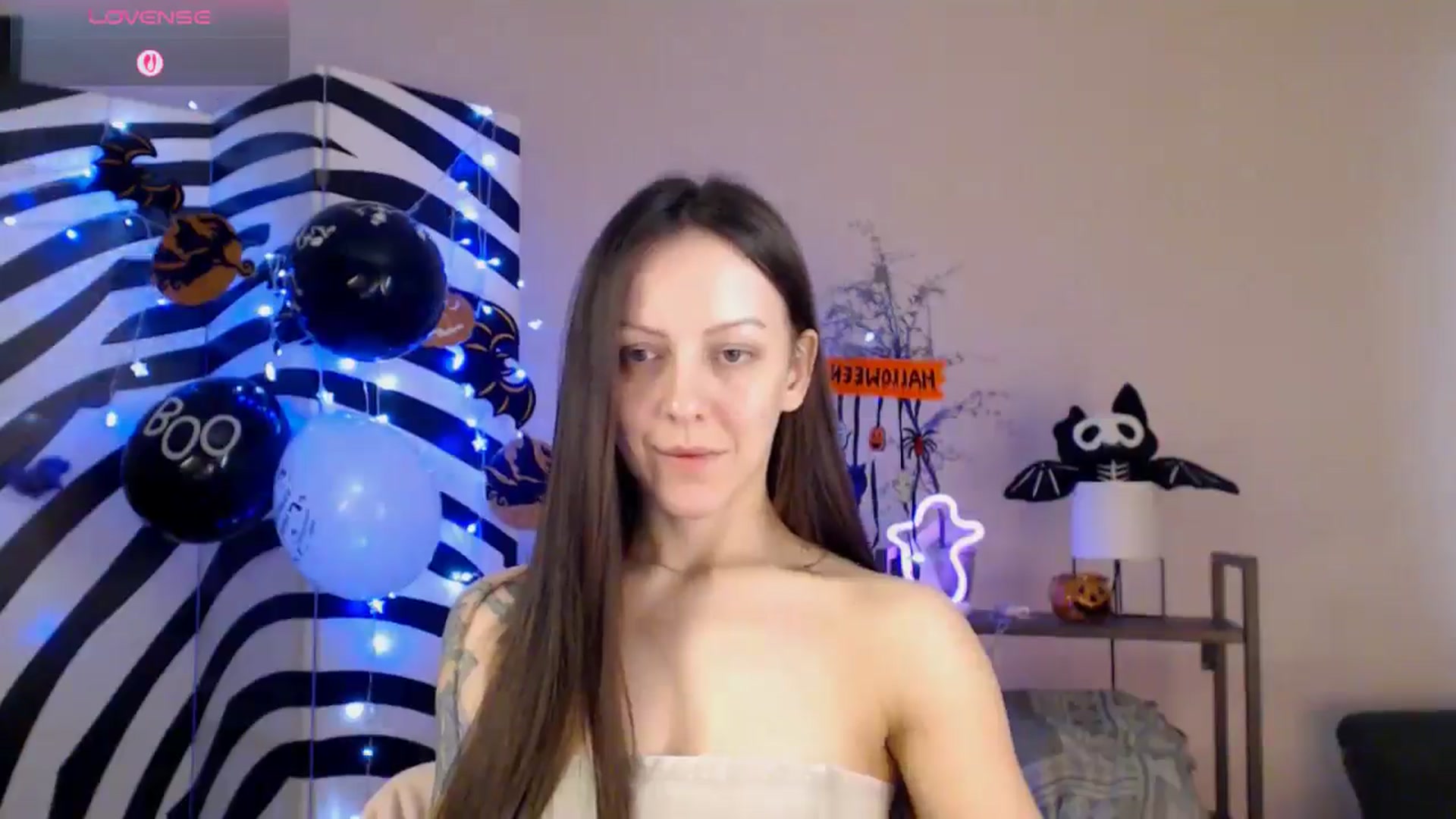 Gallery image thumbnail from BareflySi's myfreecams stream on, 10/27/2025, 11:43 image 15 of 20