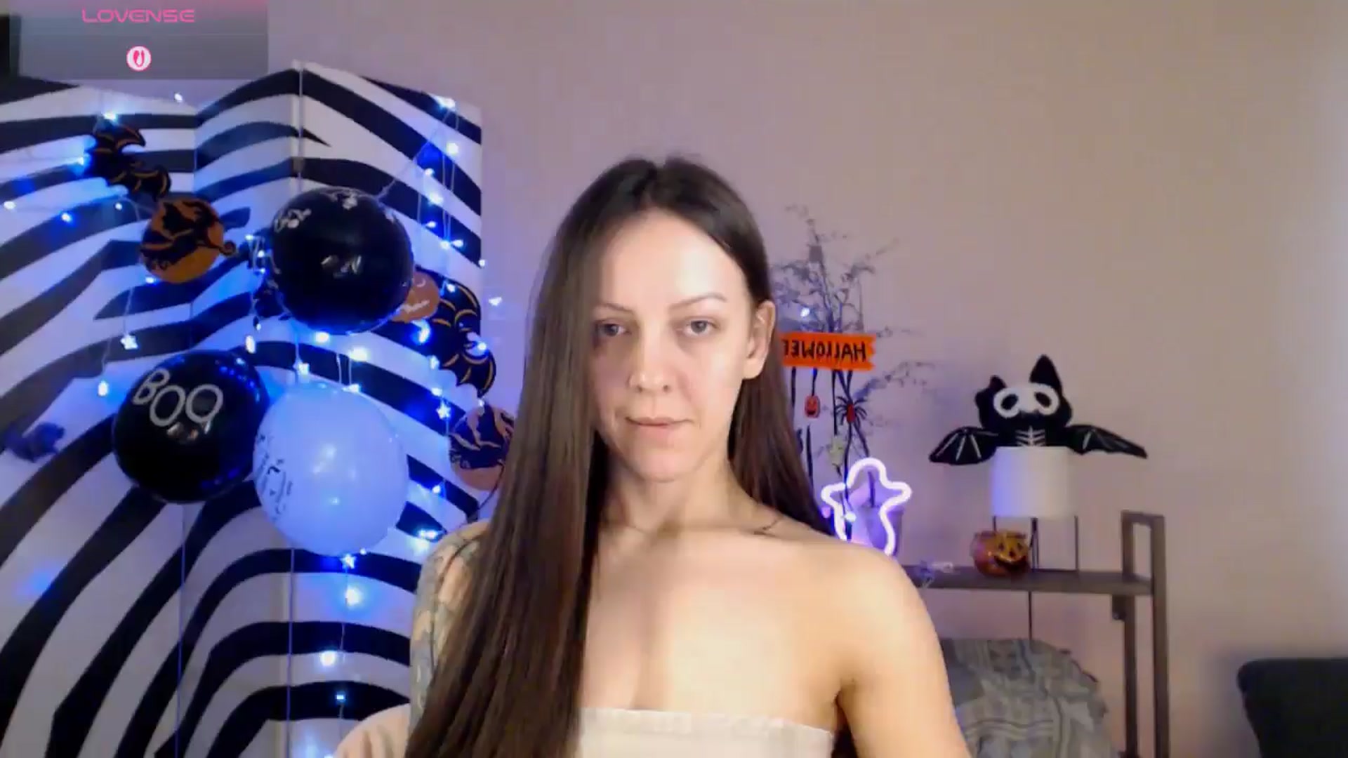Gallery image thumbnail from BareflySi's myfreecams stream on, 10/27/2025, 11:43 image 10 of 20