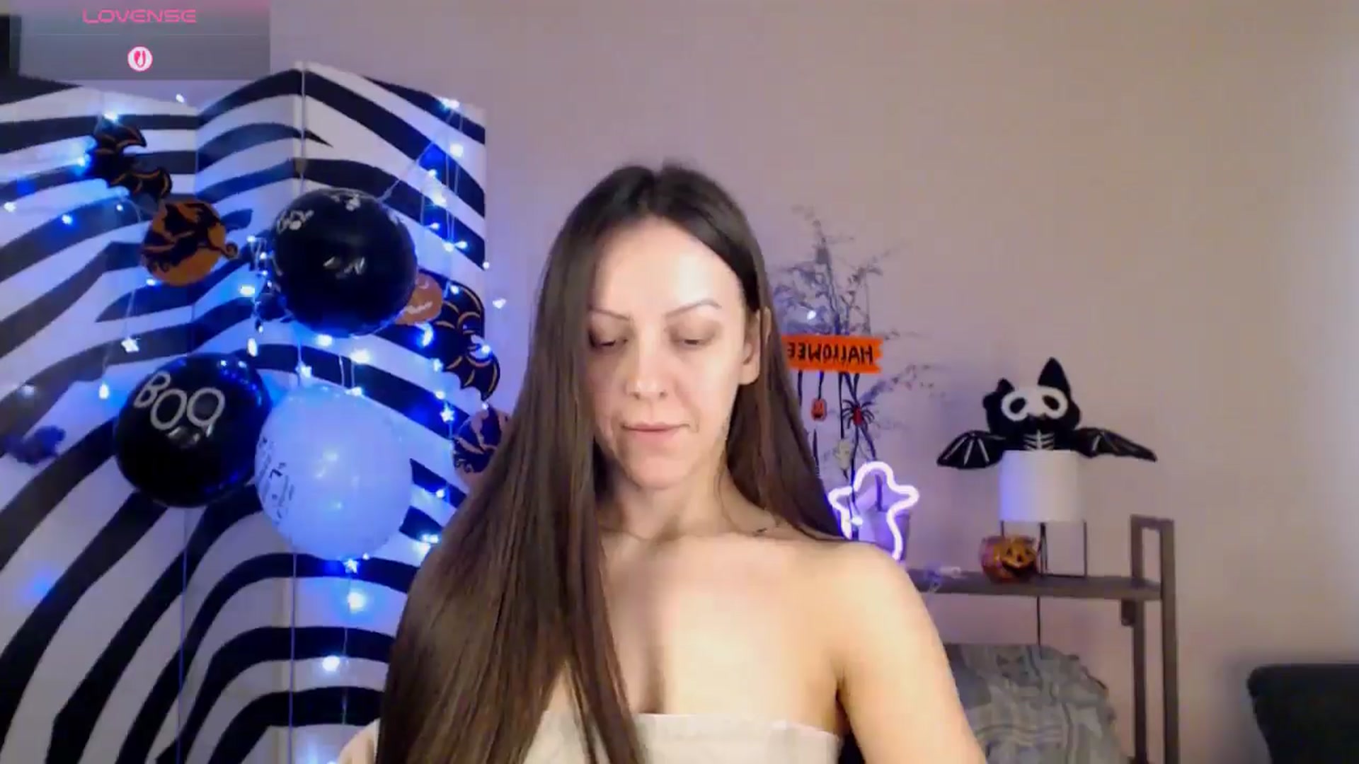 Gallery image thumbnail from BareflySi's myfreecams stream on, 10/27/2025, 11:43 image 19 of 20