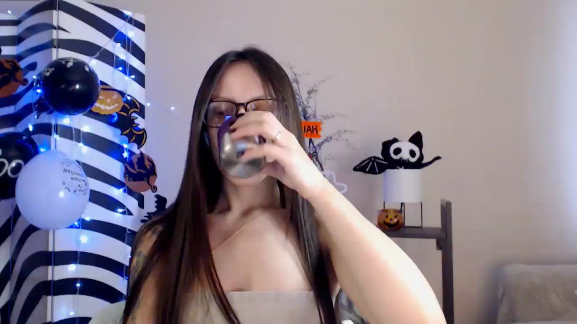 Gallery image thumbnail from BareflySi's myfreecams stream on, 11/07/2025, 10:37 image 2 of 20