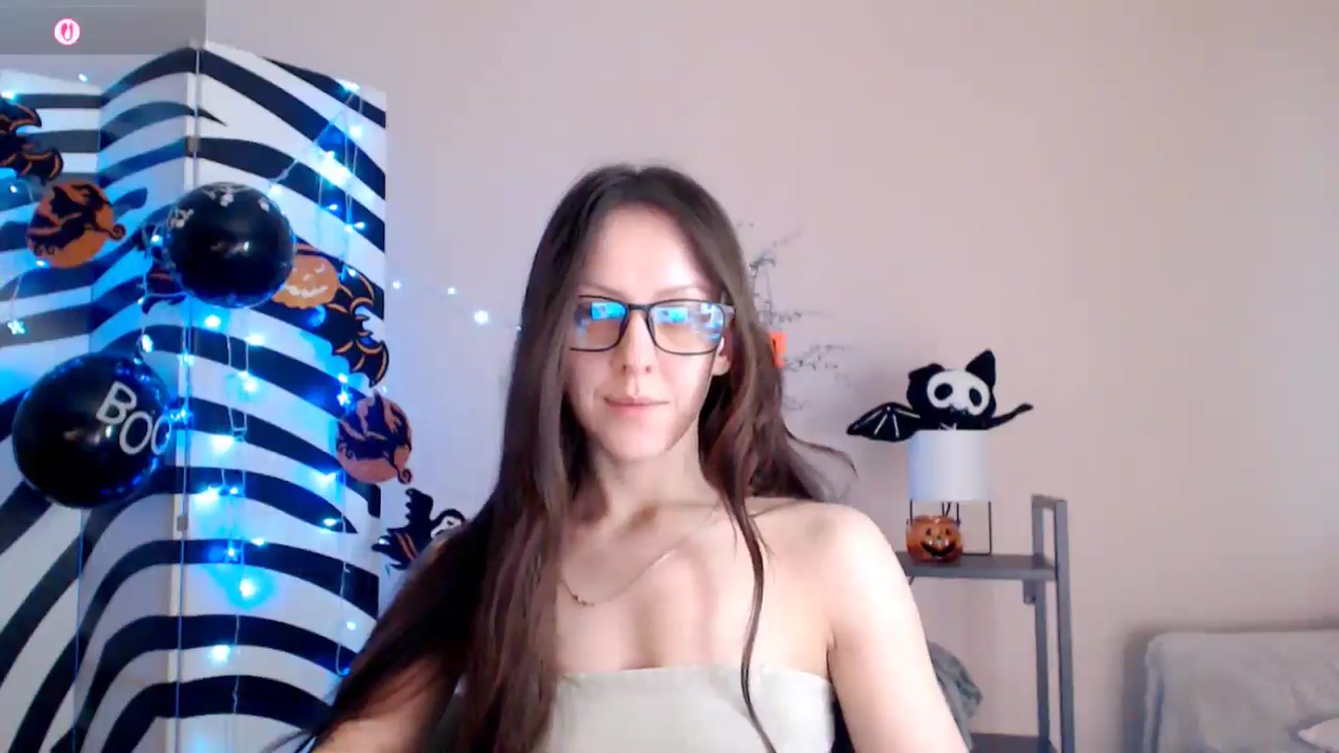 Gallery image thumbnail from BareflySi's myfreecams stream on, 11/10/2025, 15:14 image 3 of 20