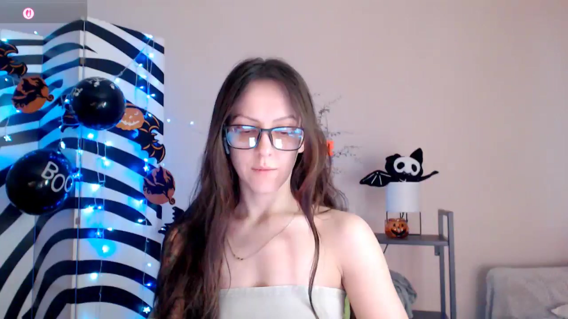 Gallery image thumbnail from BareflySi's myfreecams stream on, 11/10/2025, 15:14 image 1 of 20