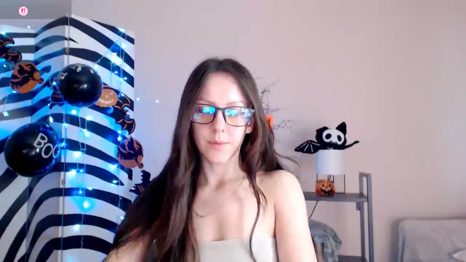 Gallery image thumbnail from BareflySi's myfreecams stream on, 11/10/2025, 15:14 image 4 of 20