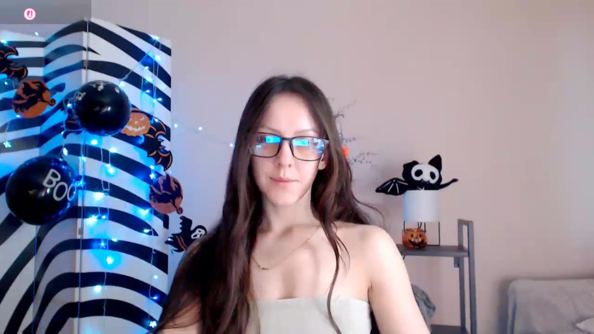Gallery image thumbnail from BareflySi's myfreecams stream on, 11/10/2025, 15:14 image 5 of 20