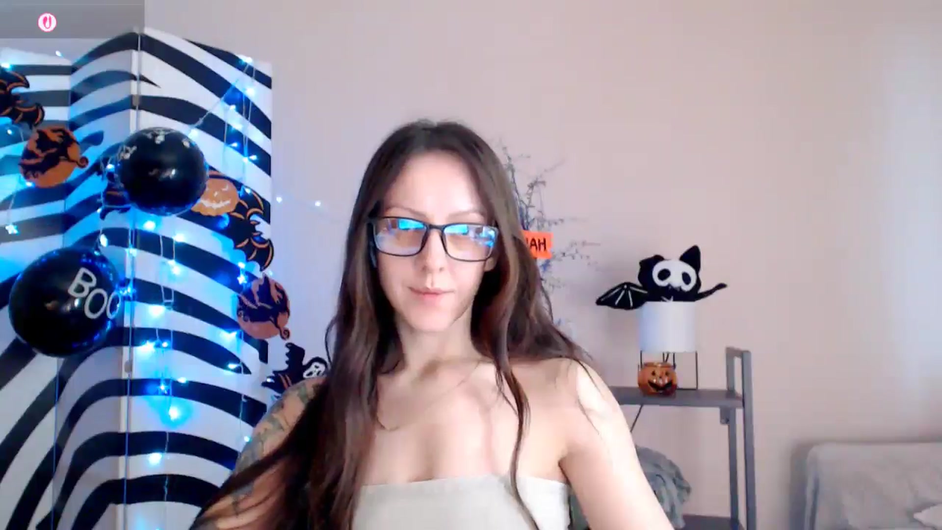 Gallery image thumbnail from BareflySi's myfreecams stream on, 11/10/2025, 15:14 image 7 of 20