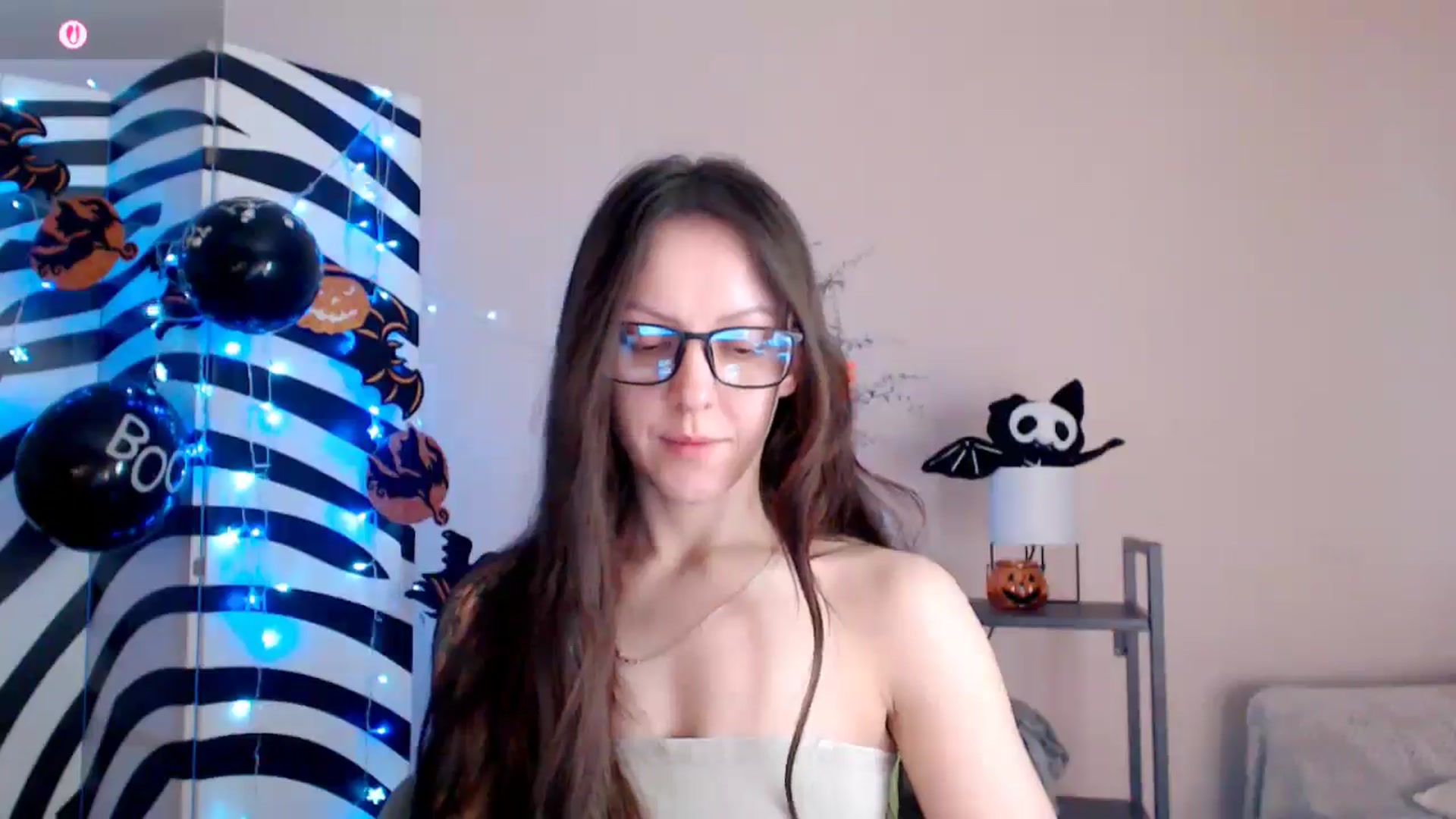Gallery image thumbnail from BareflySi's myfreecams stream on, 11/10/2025, 15:14 image 2 of 20