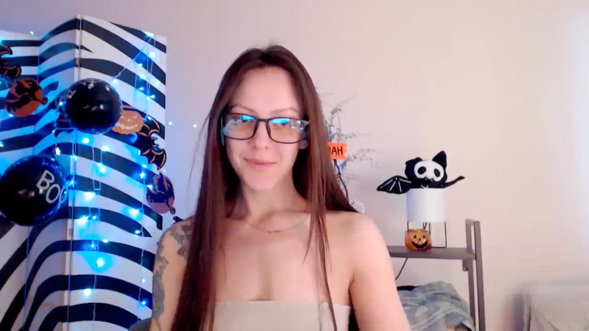 Gallery image thumbnail from BareflySi's myfreecams stream on, 11/11/2025, 11:15 image 2 of 20