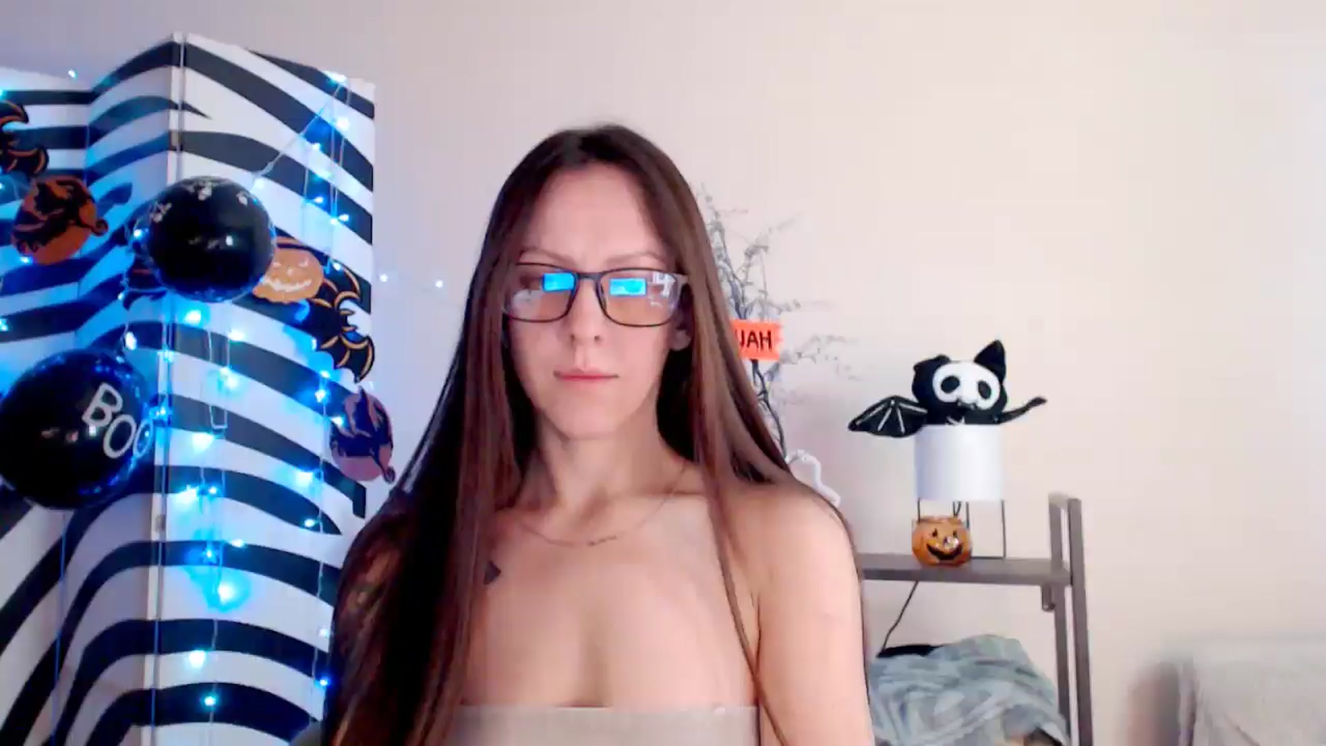 Gallery image thumbnail from BareflySi's myfreecams stream on, 11/11/2025, 11:15 image 10 of 20